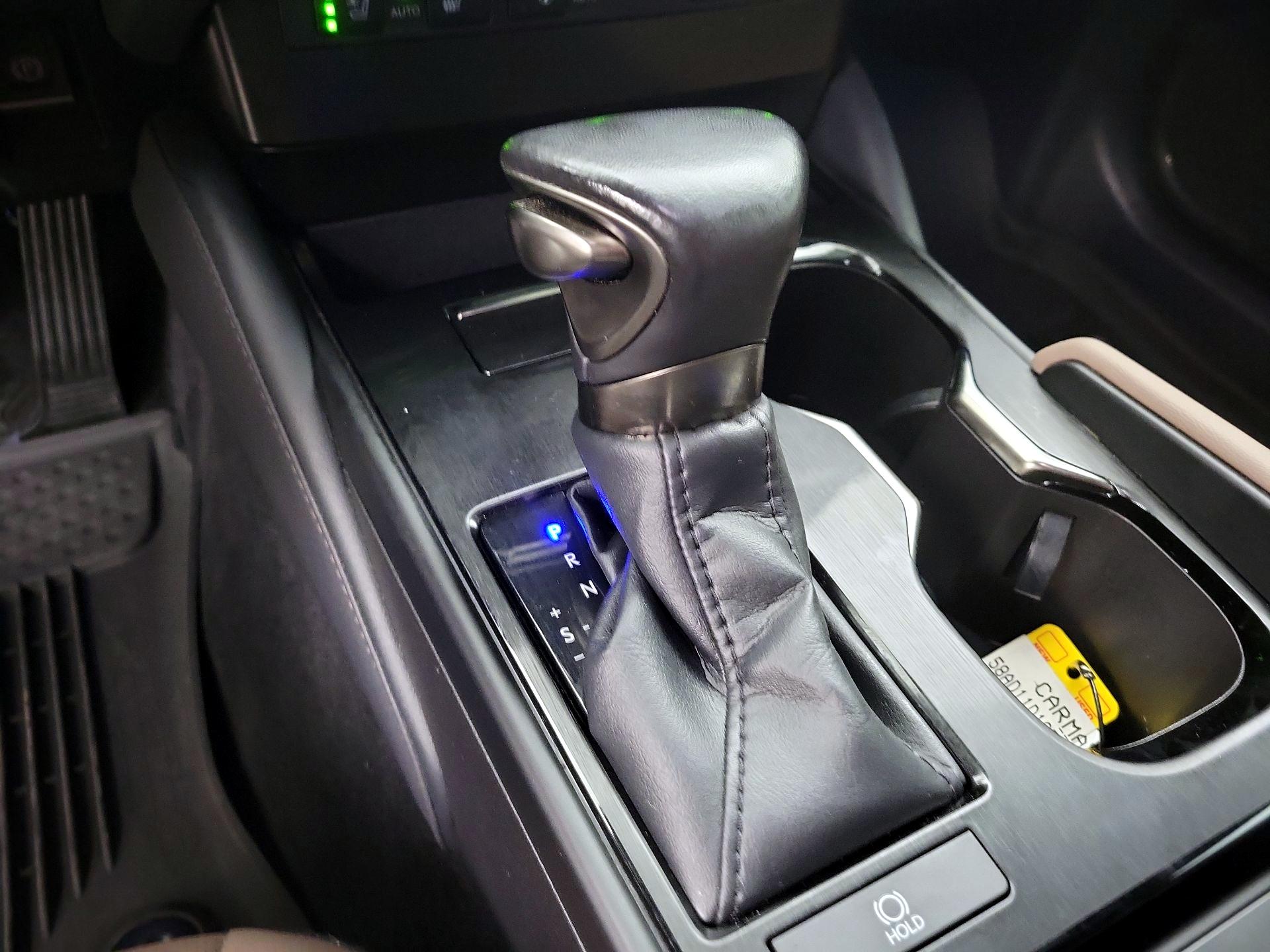 Thumbnail: 2024 Lexus ES - 17