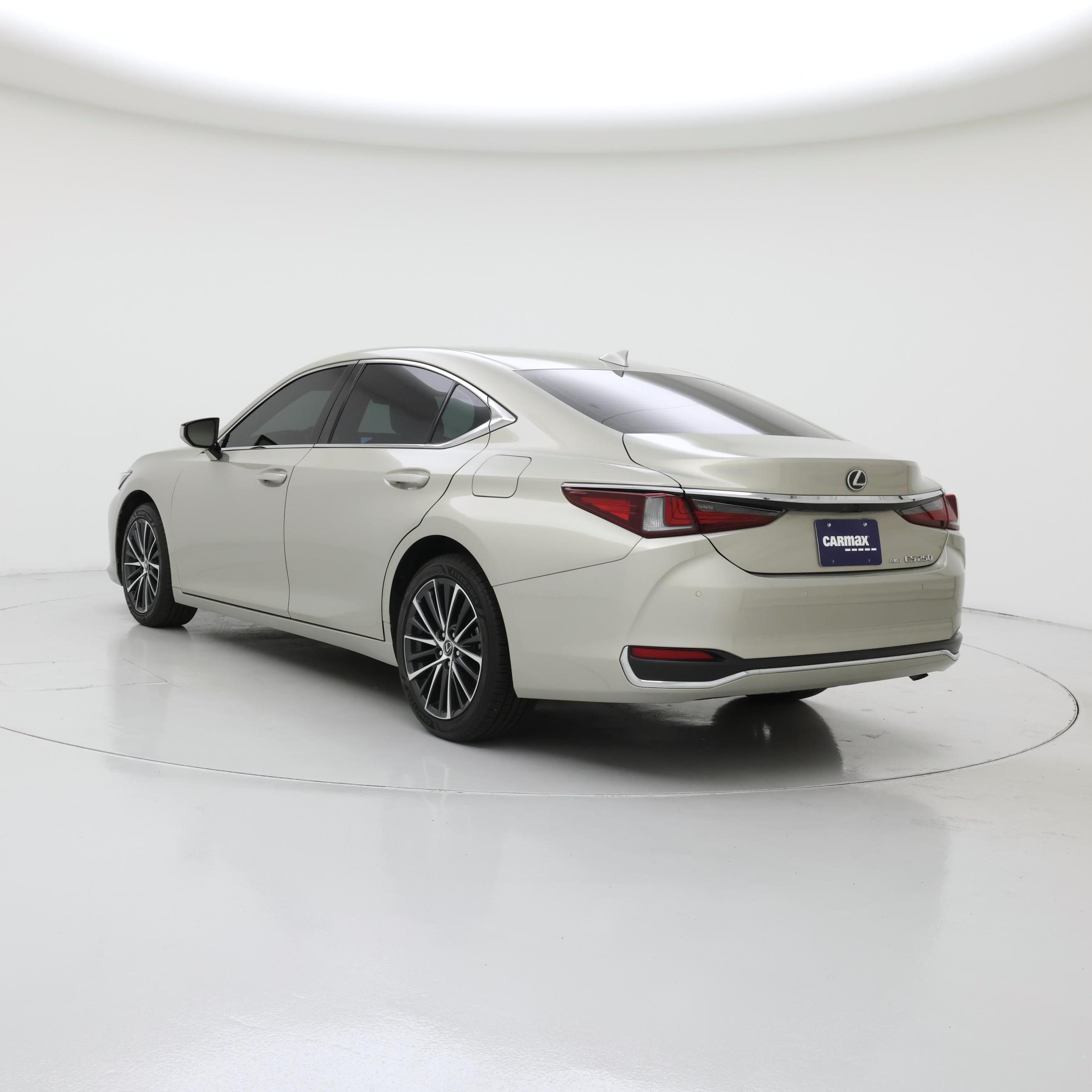 Thumbnail: 2024 Lexus ES - 2