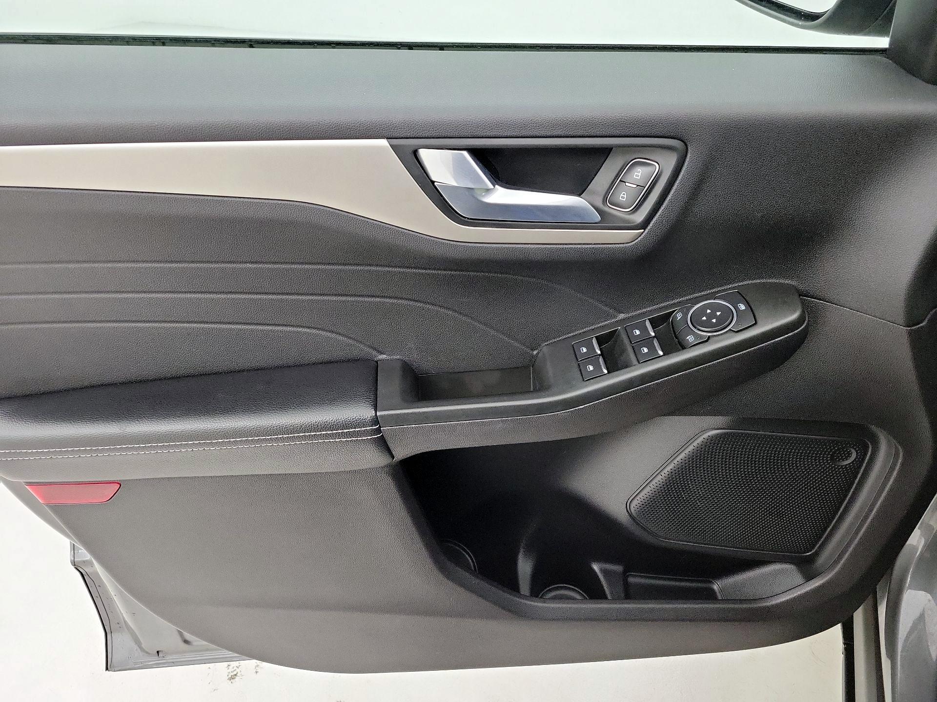 Thumbnail: 2022 Ford Escape - 12