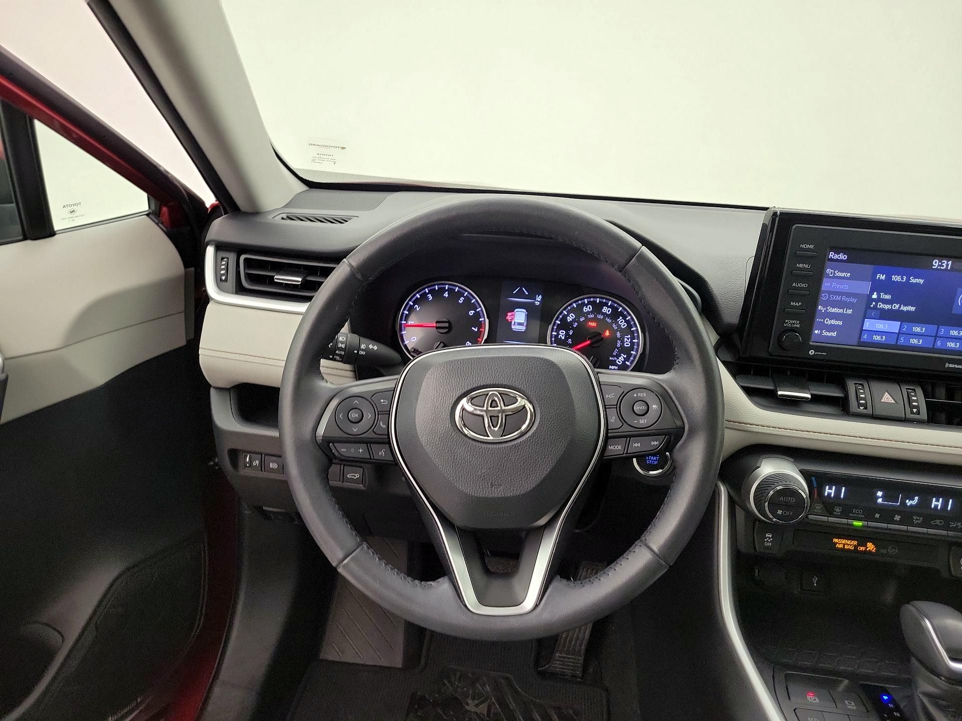 Thumbnail: 2021 Toyota RAV4 - 10