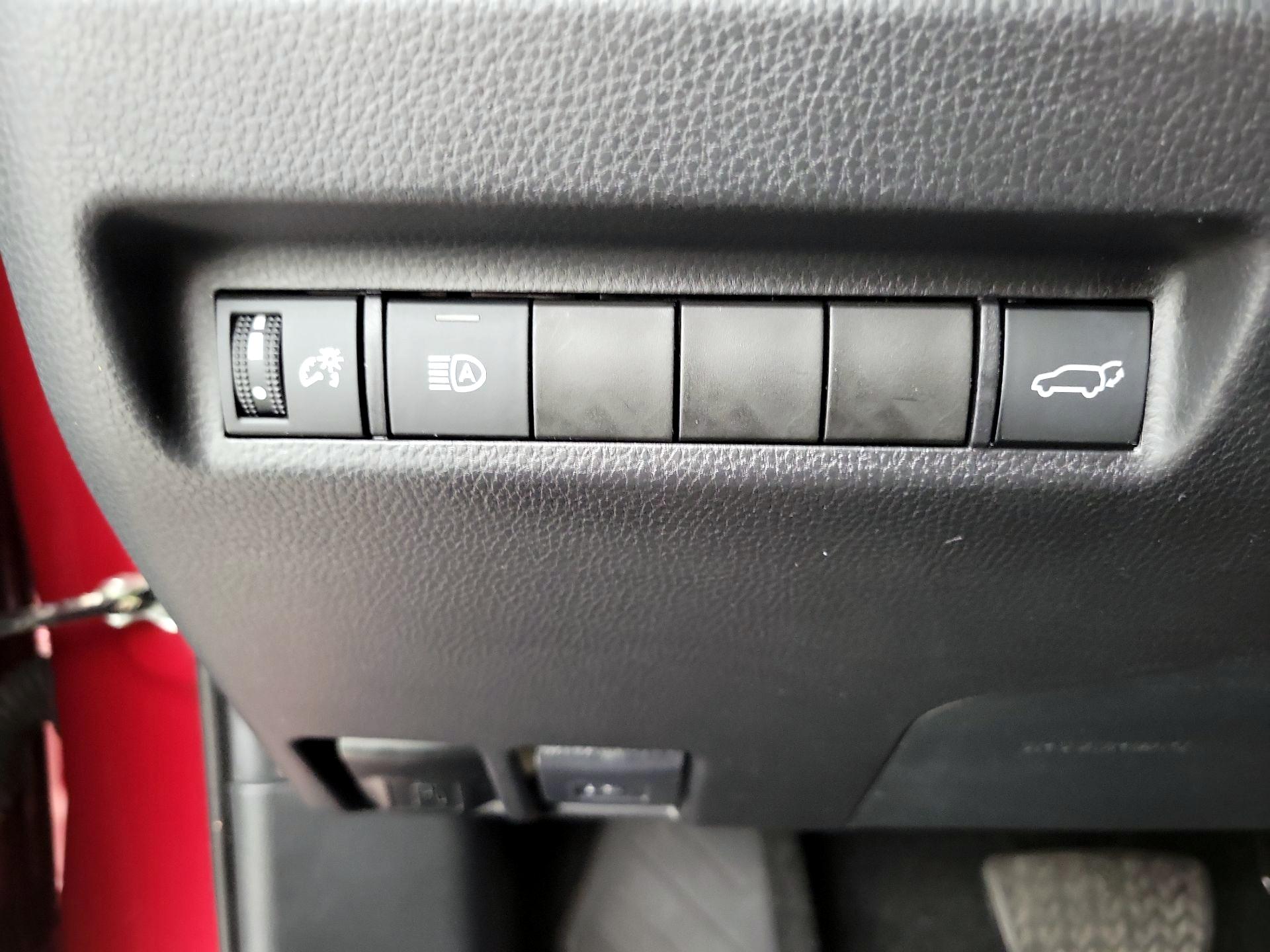 Thumbnail: 2021 Toyota RAV4 - 13