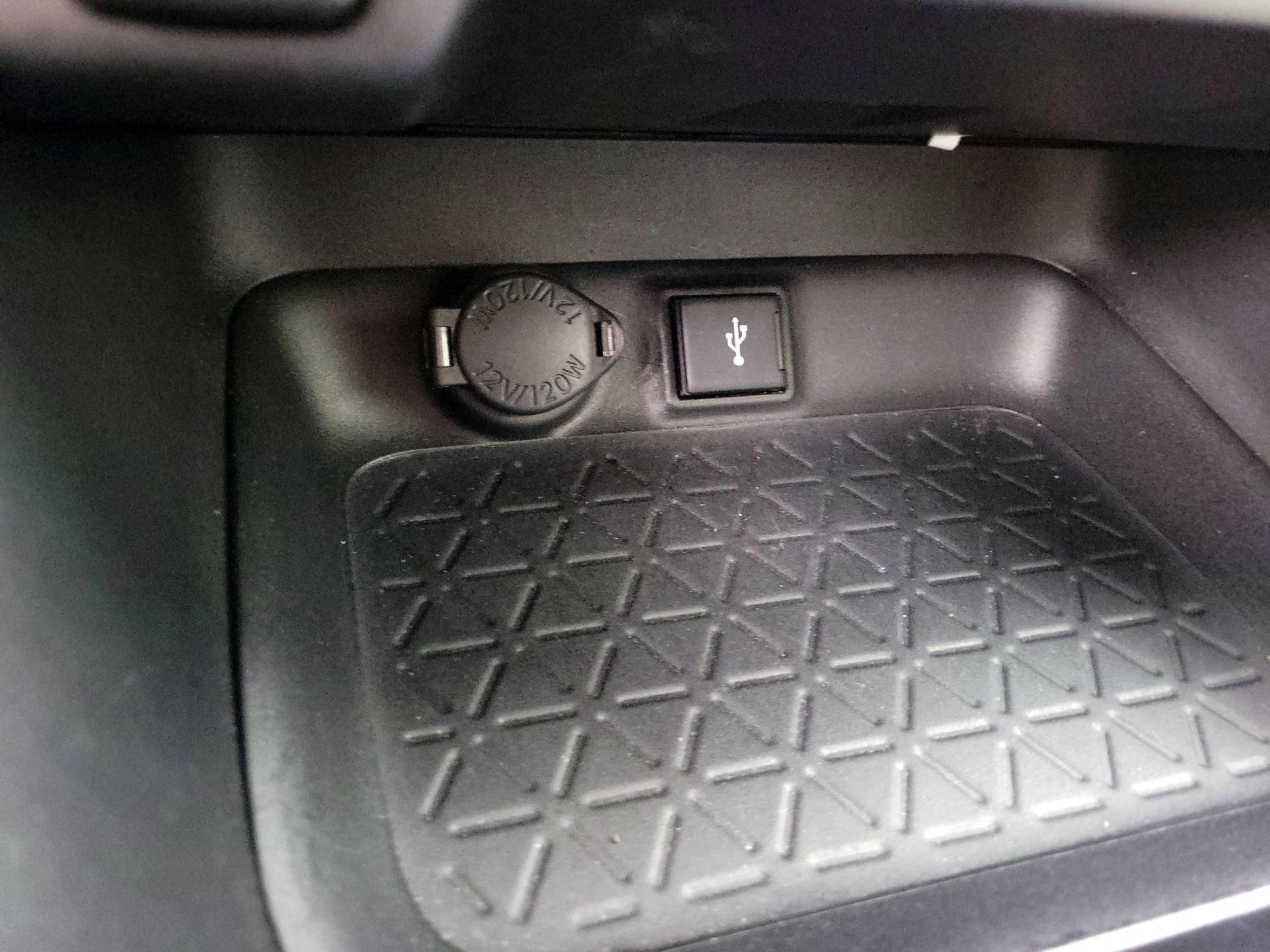 Thumbnail: 2021 Toyota RAV4 - 18