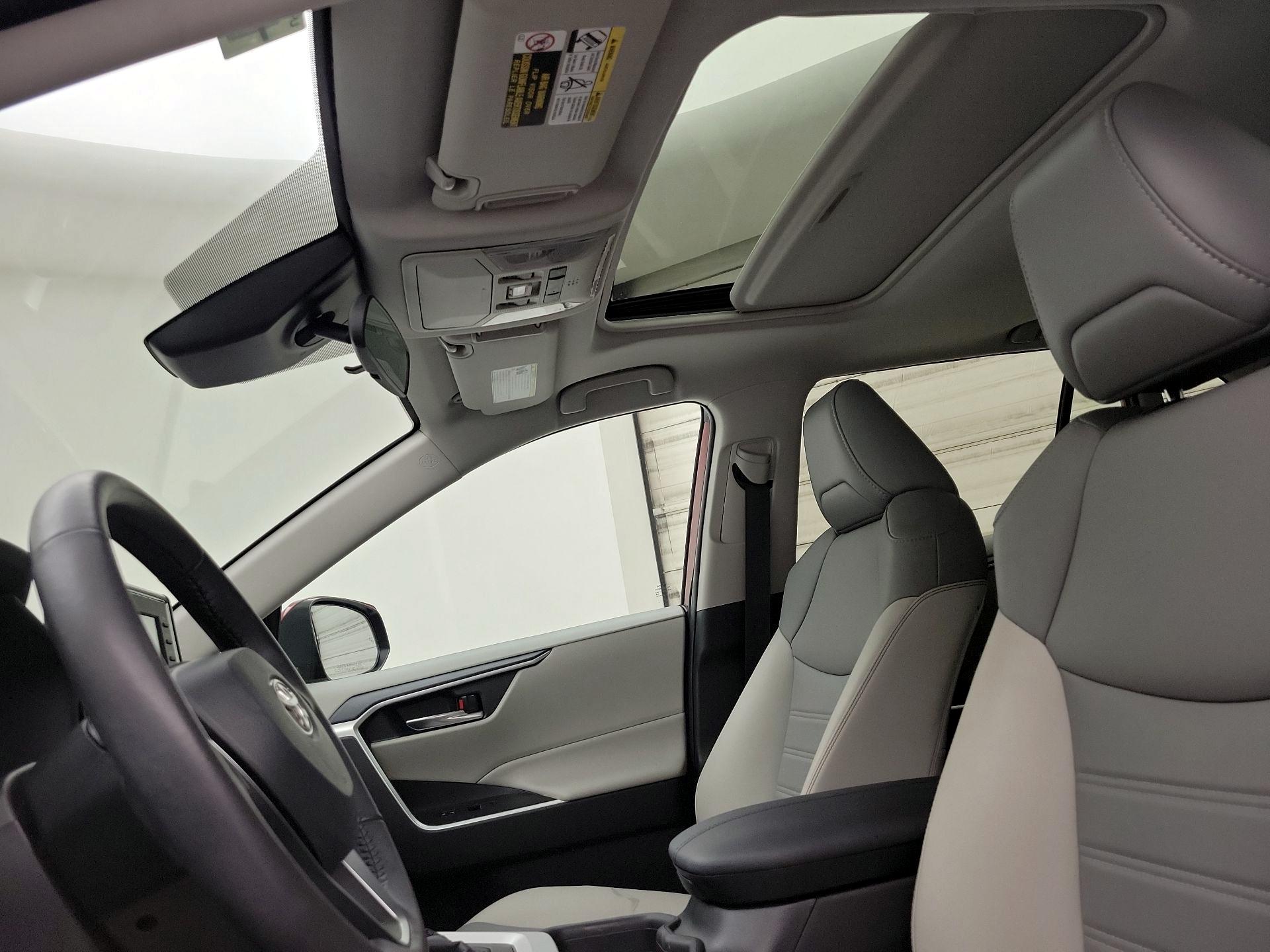 Thumbnail: 2021 Toyota RAV4 - 19