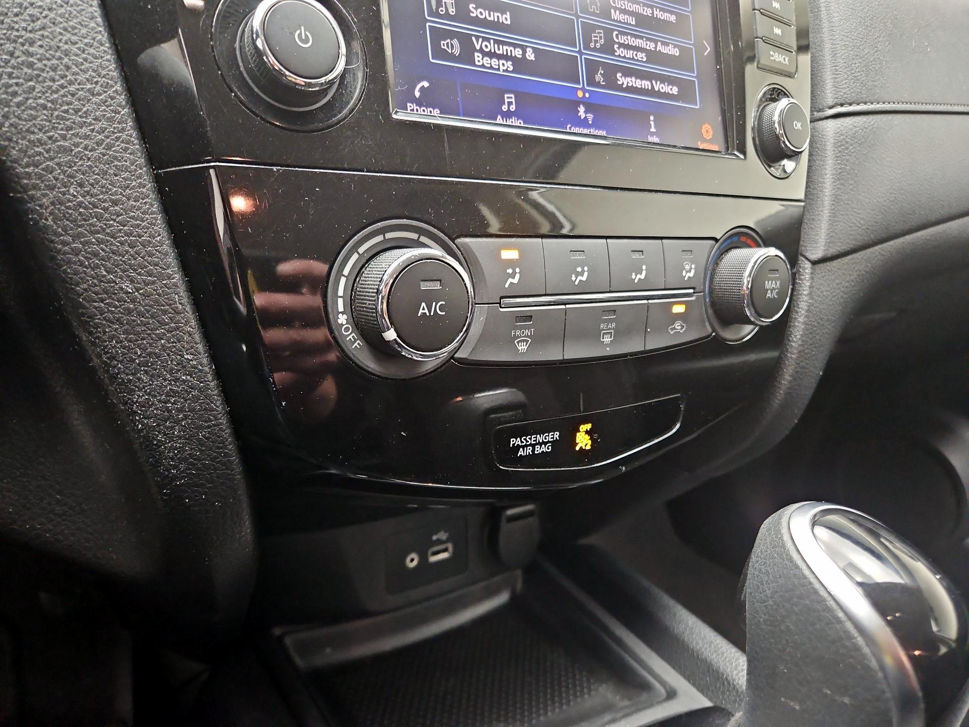 Thumbnail: 2018 Nissan Rogue - 14