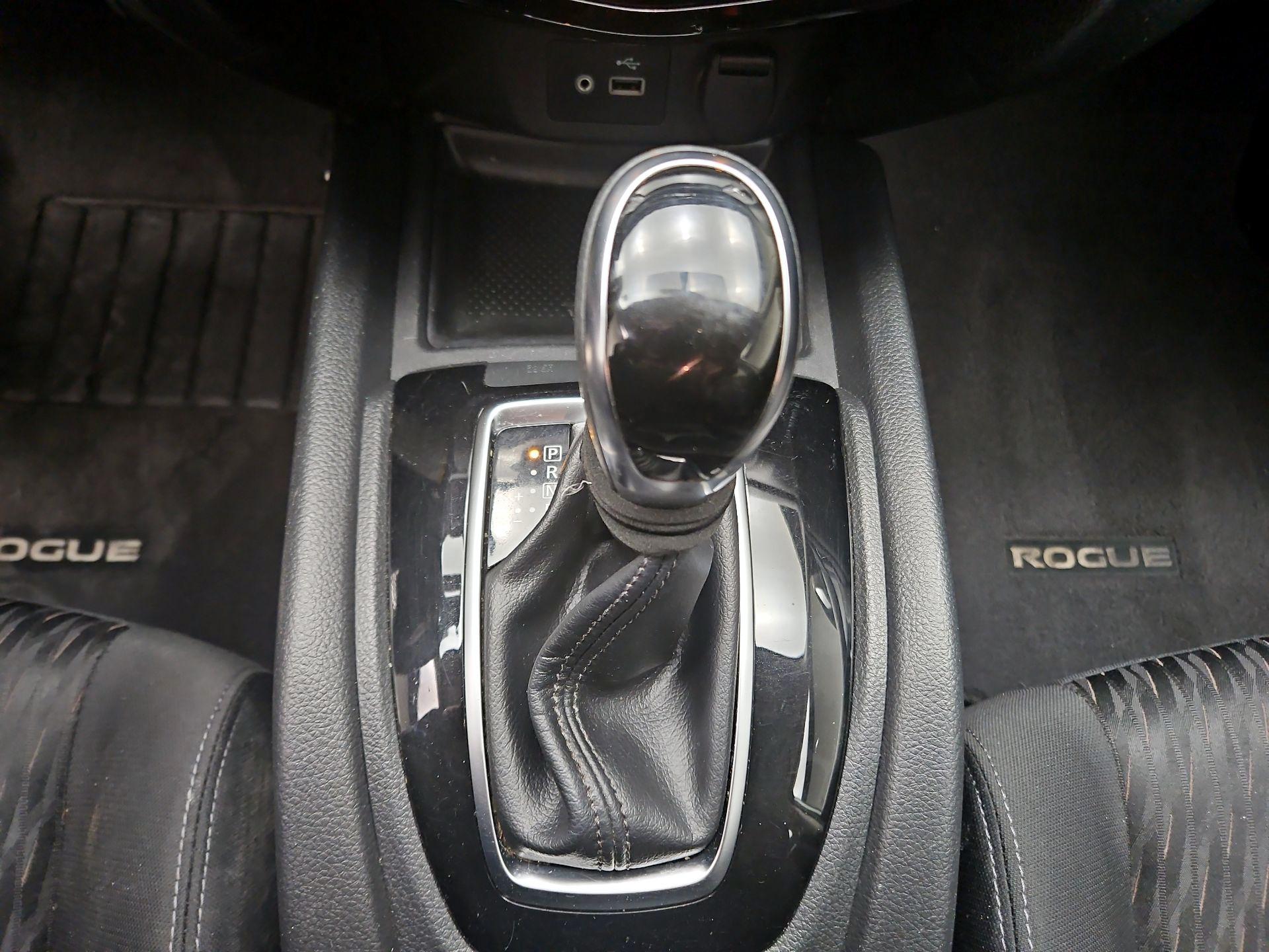 Thumbnail: 2018 Nissan Rogue - 15