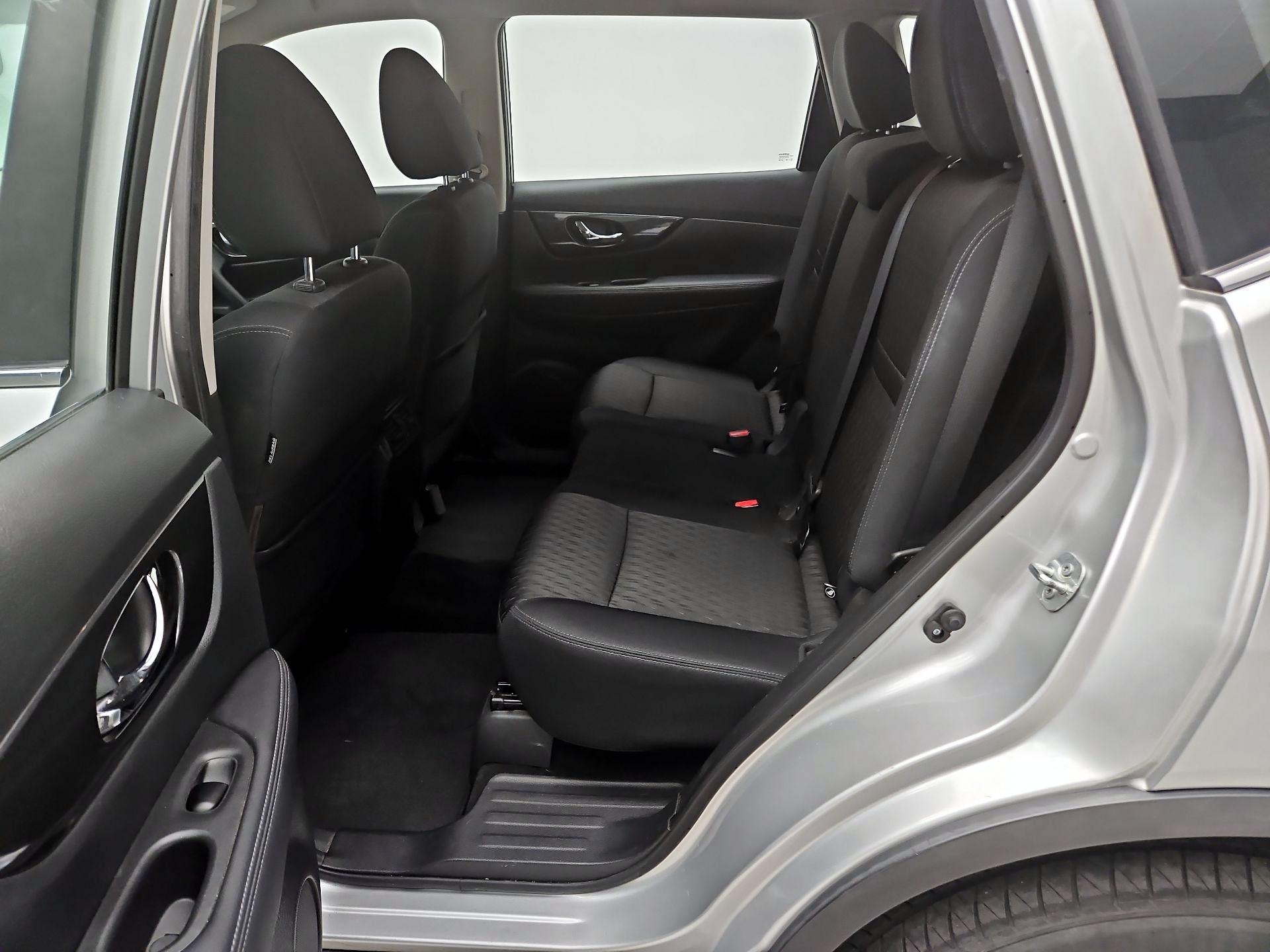 Thumbnail: 2018 Nissan Rogue - 17