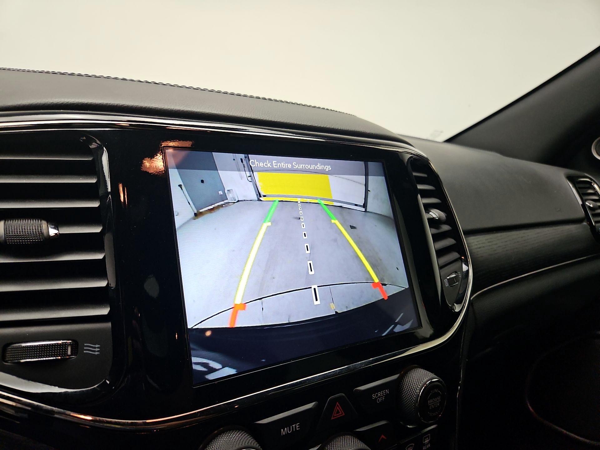 Thumbnail: 2019 Jeep Grand Cherokee - 15