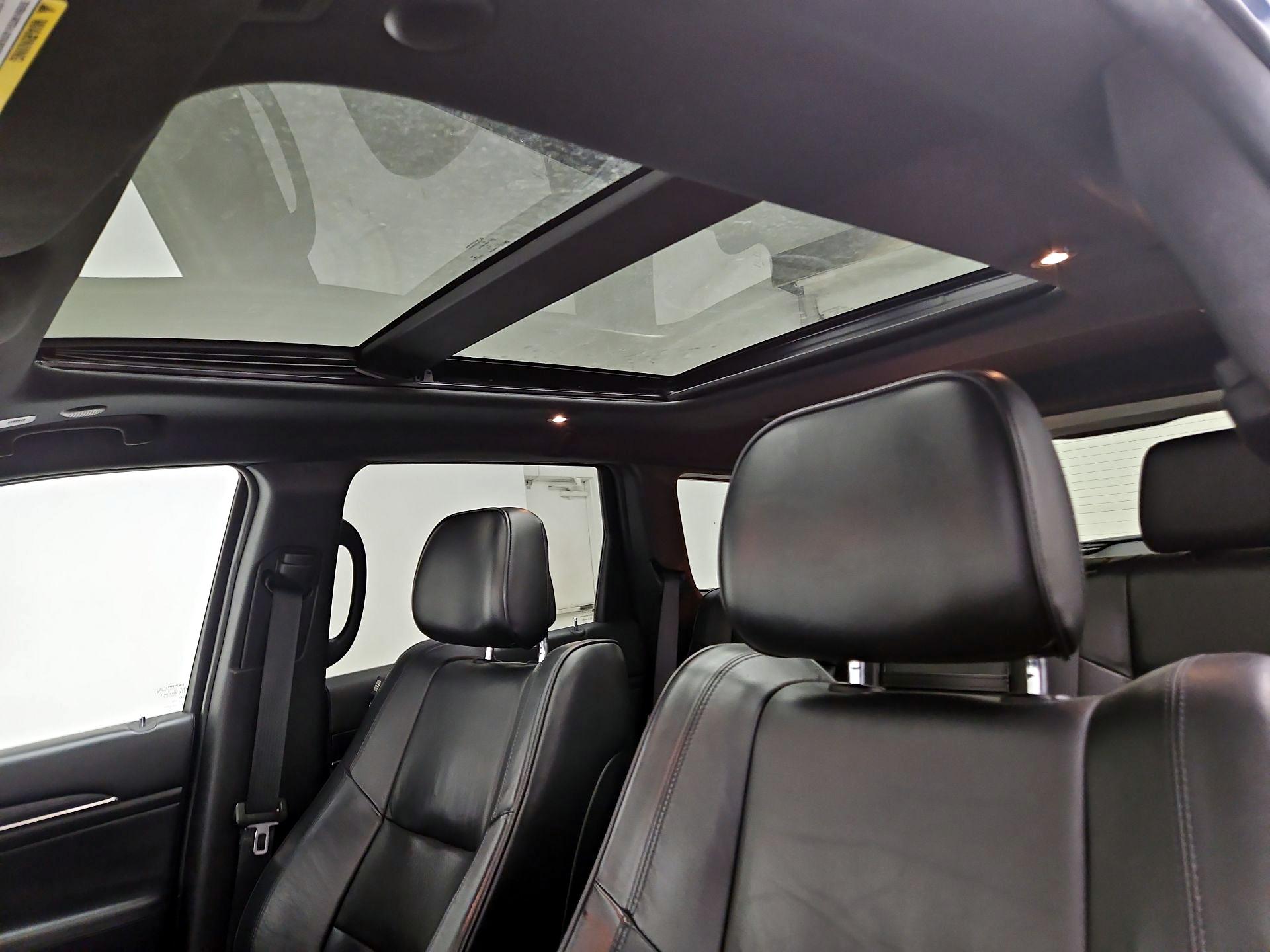 Thumbnail: 2019 Jeep Grand Cherokee - 20