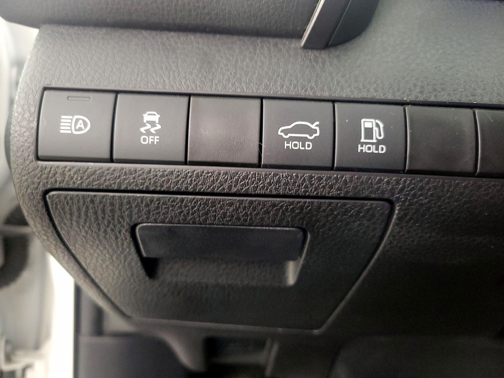 Thumbnail: 2021 Toyota Camry - 13