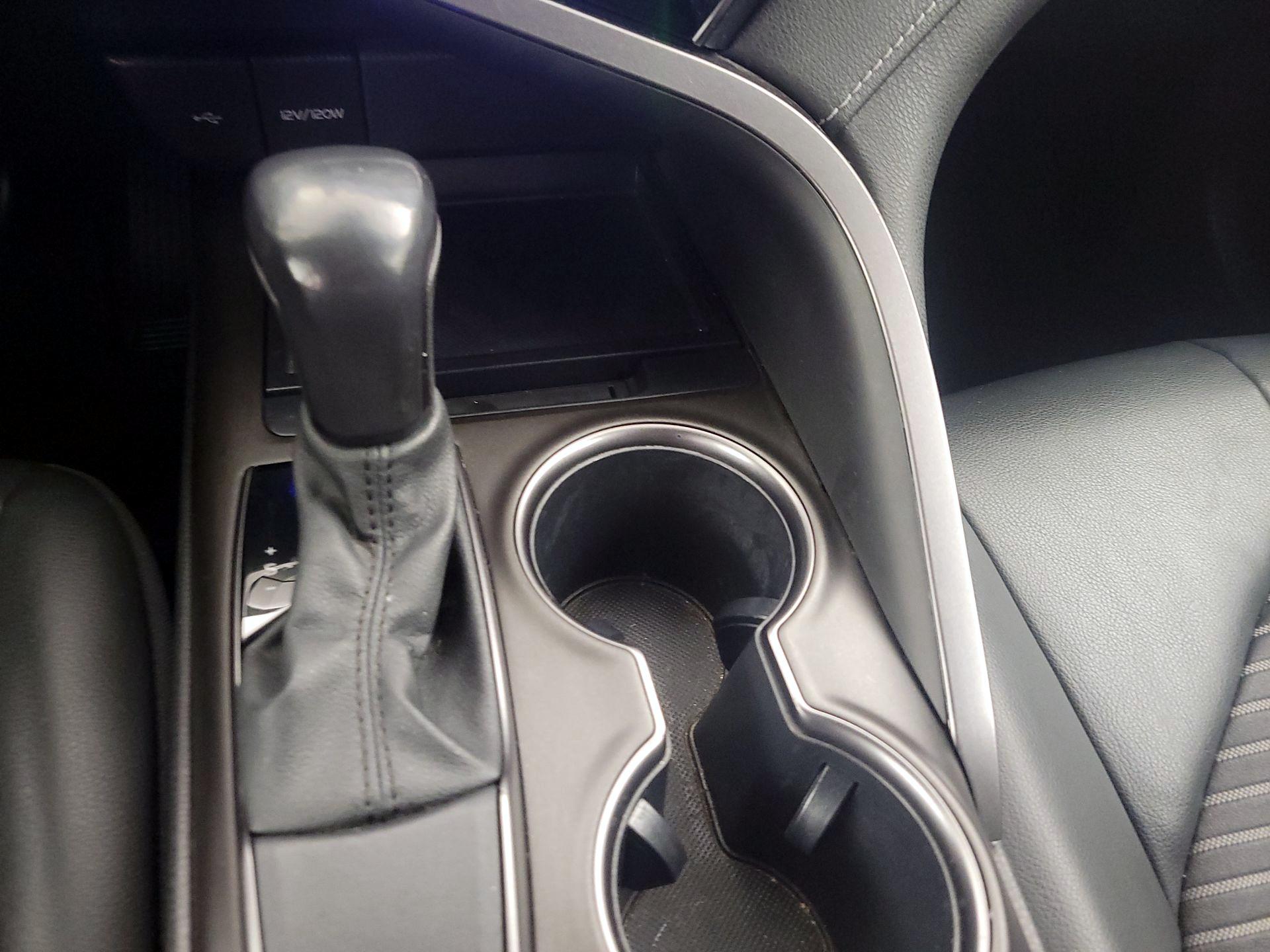 Thumbnail: 2021 Toyota Camry - 17