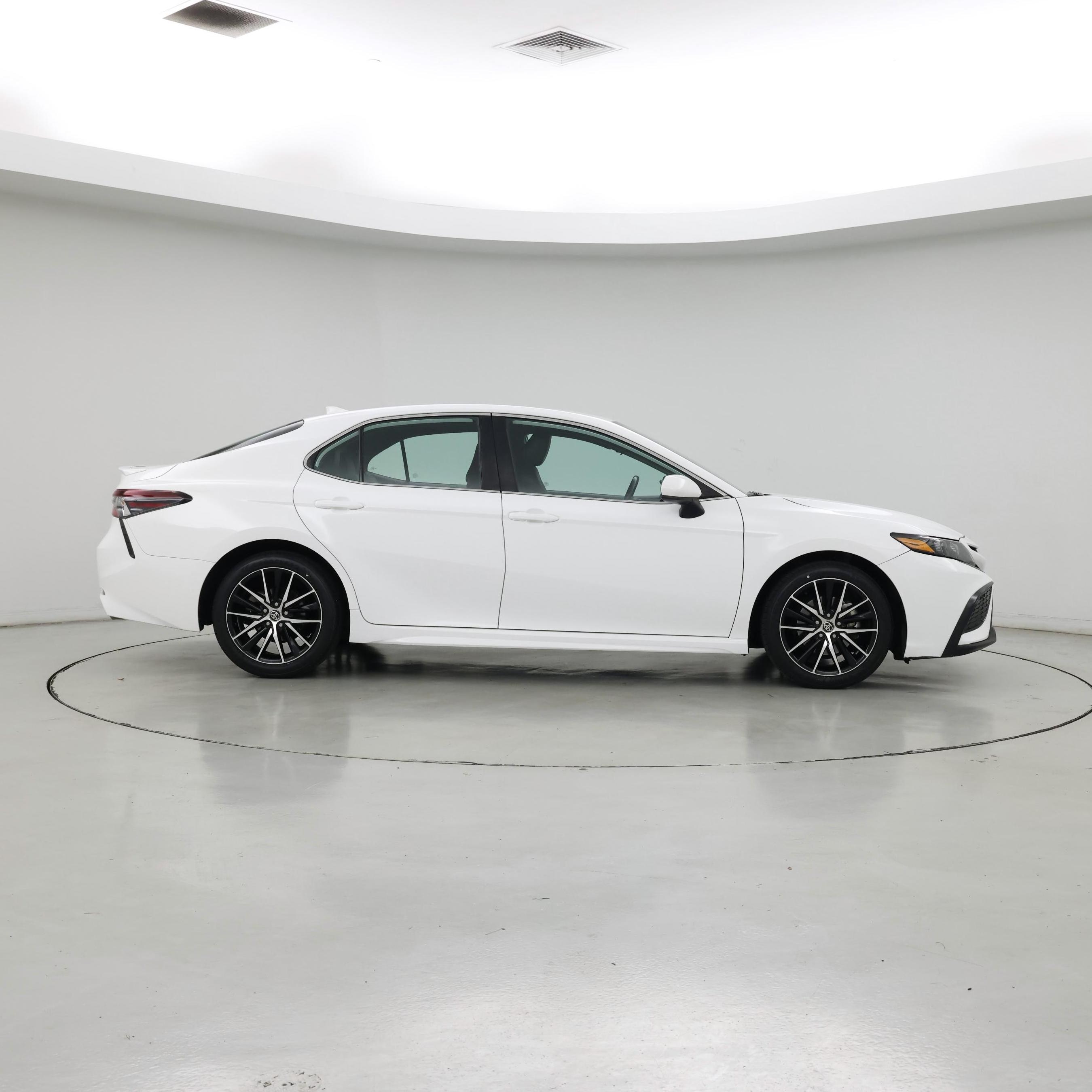 Thumbnail: 2021 Toyota Camry - 7