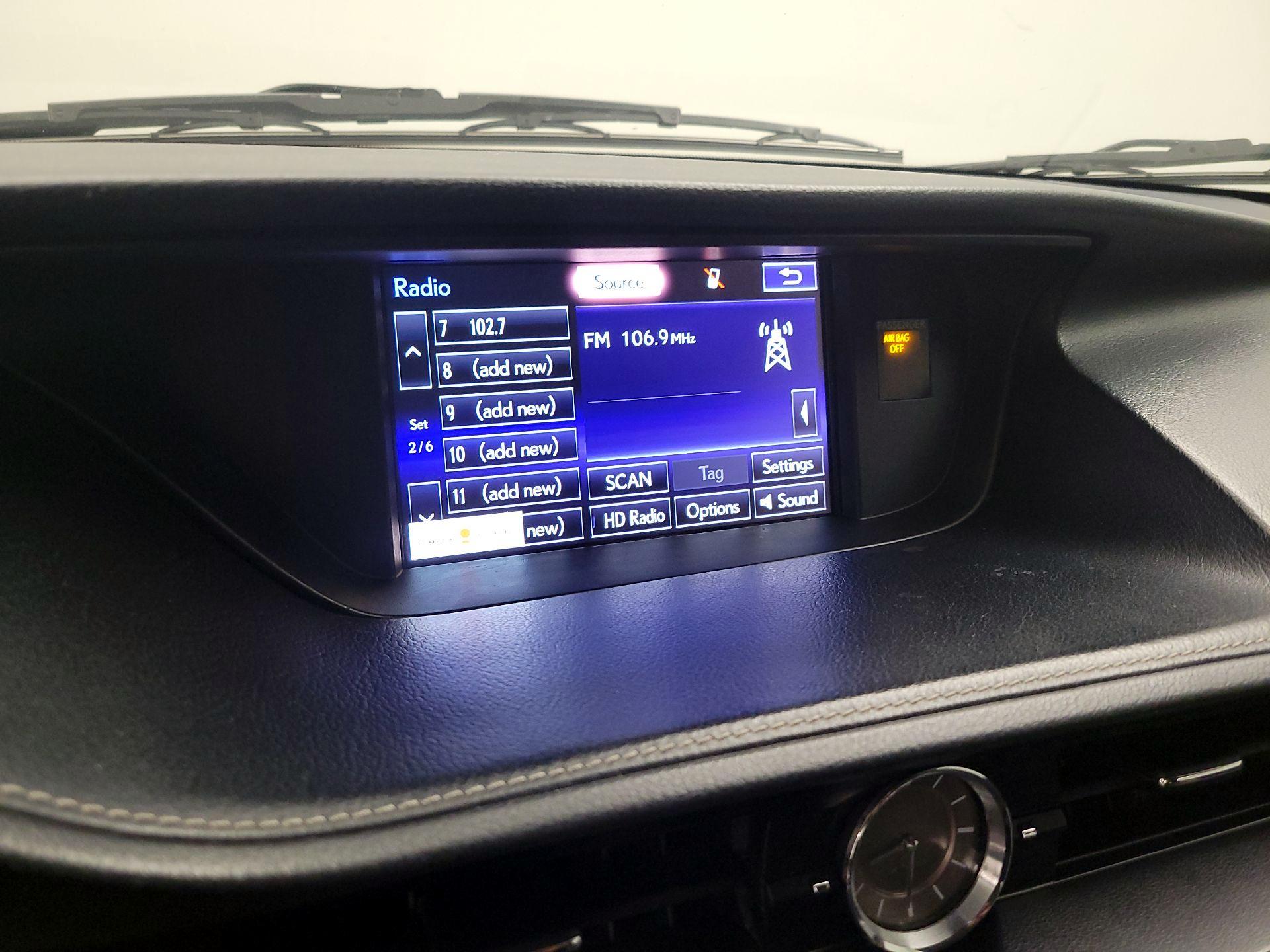 Thumbnail: 2016 Lexus ES - 16