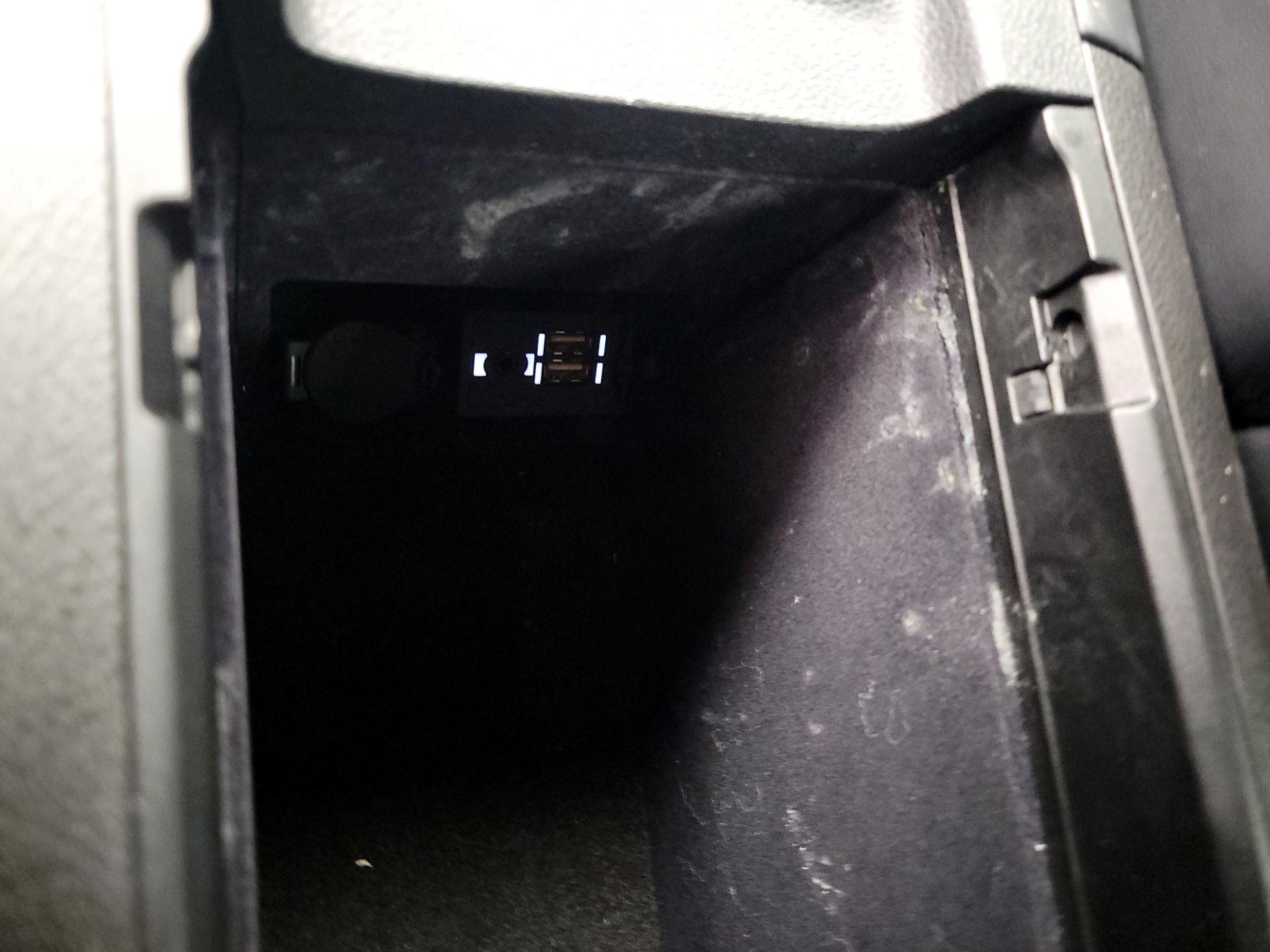 Thumbnail: 2016 Lexus ES - 19