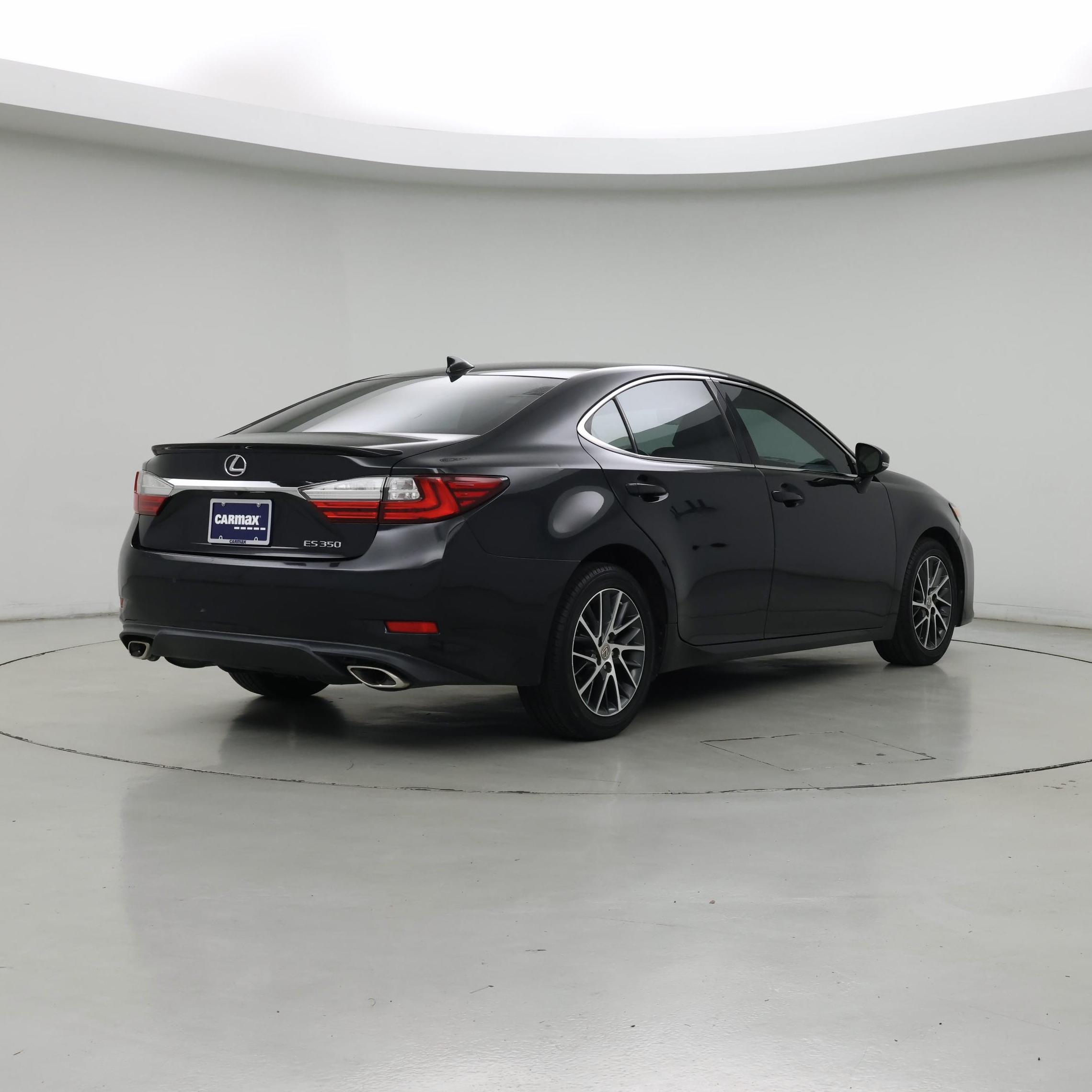 Thumbnail: 2016 Lexus ES - 8