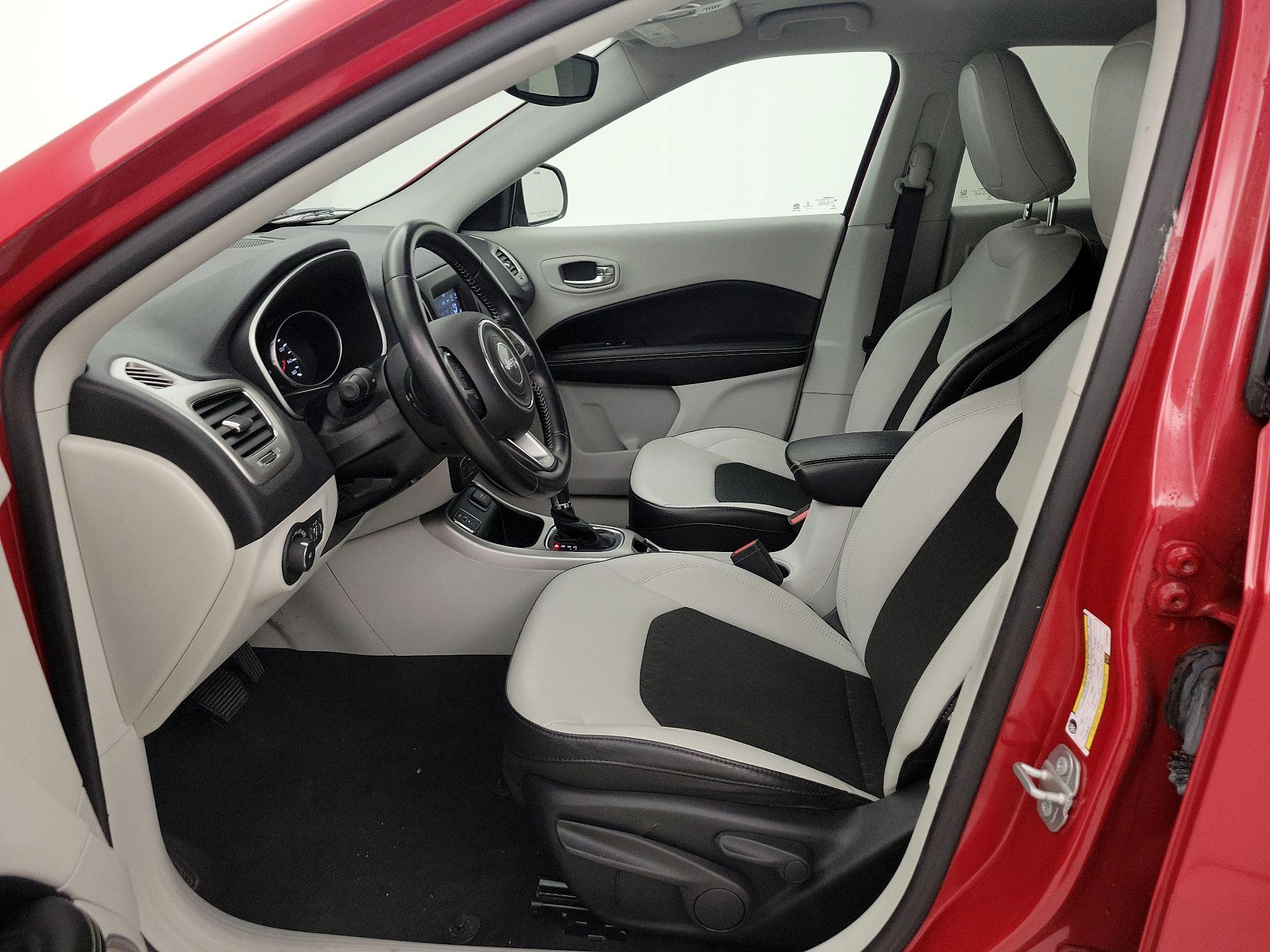 Thumbnail: 2020 Jeep Compass - 11