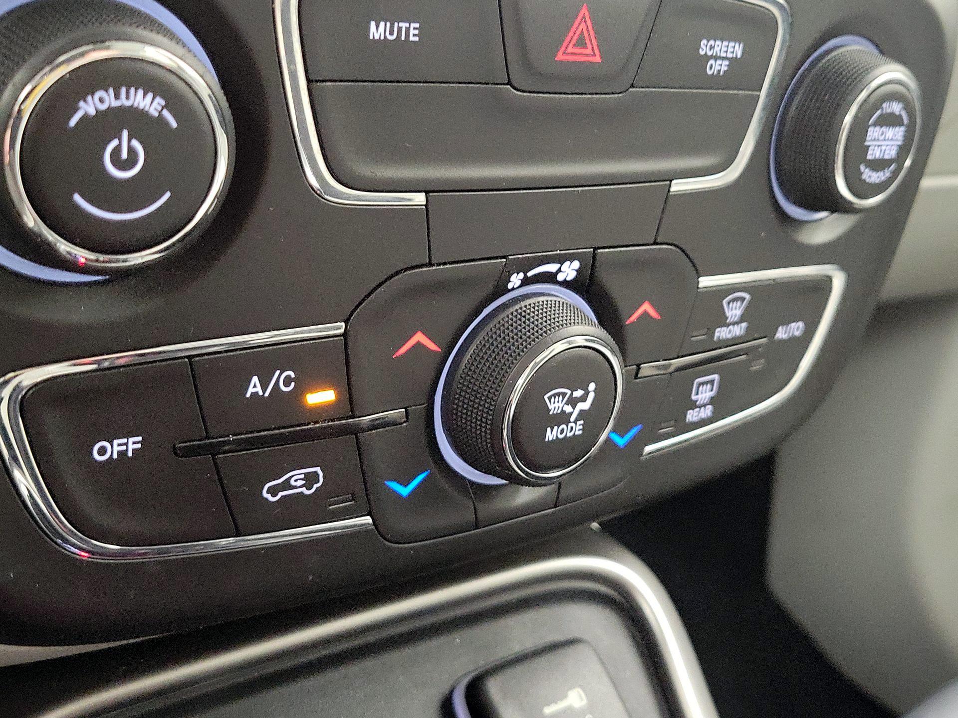 Thumbnail: 2020 Jeep Compass - 16