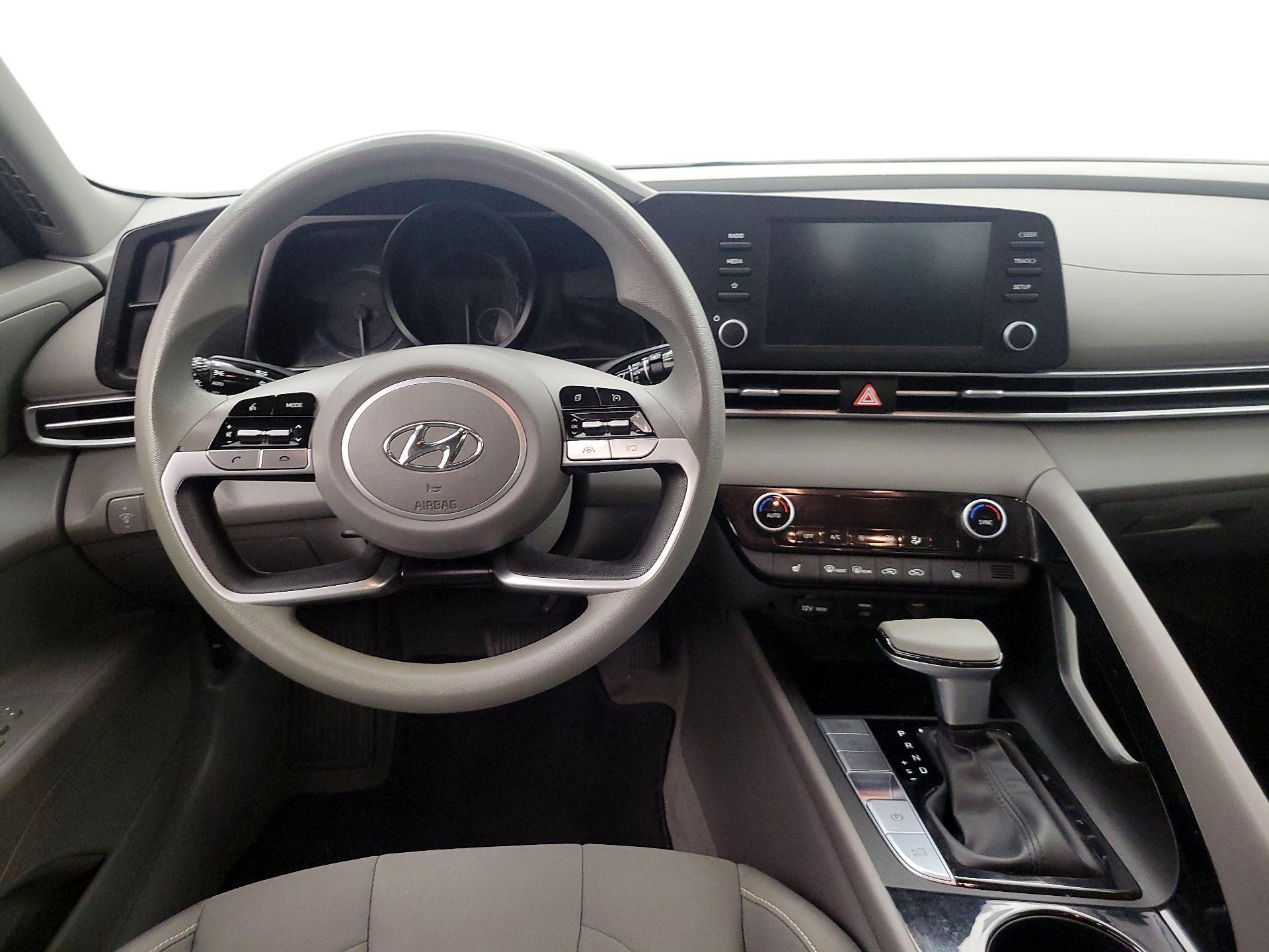 Thumbnail: 2023 Hyundai Elantra - 10