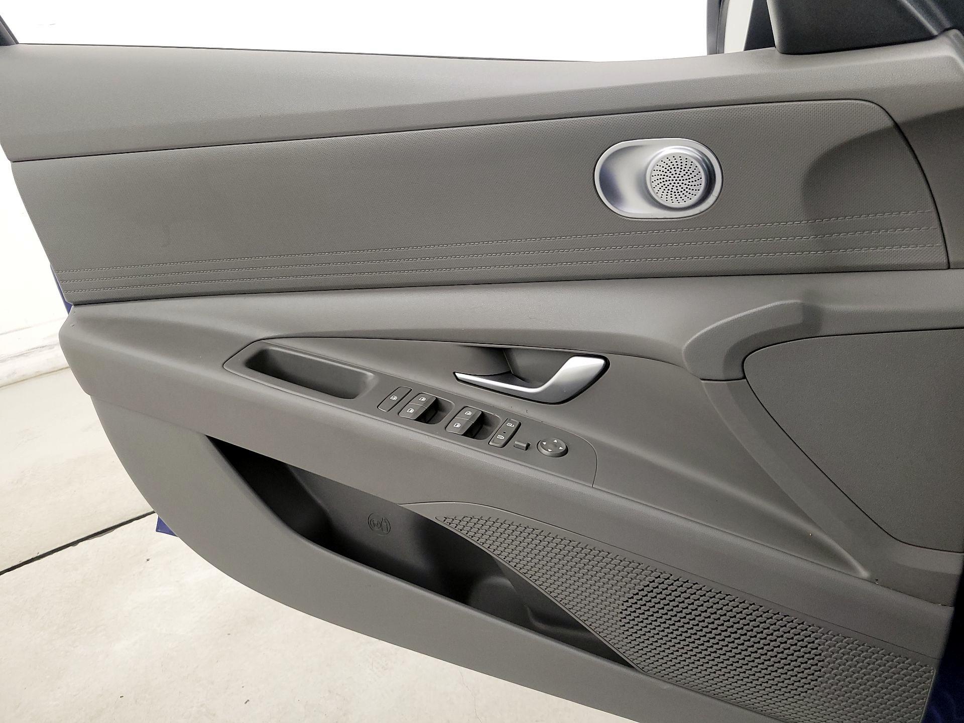 Thumbnail: 2023 Hyundai Elantra - 12