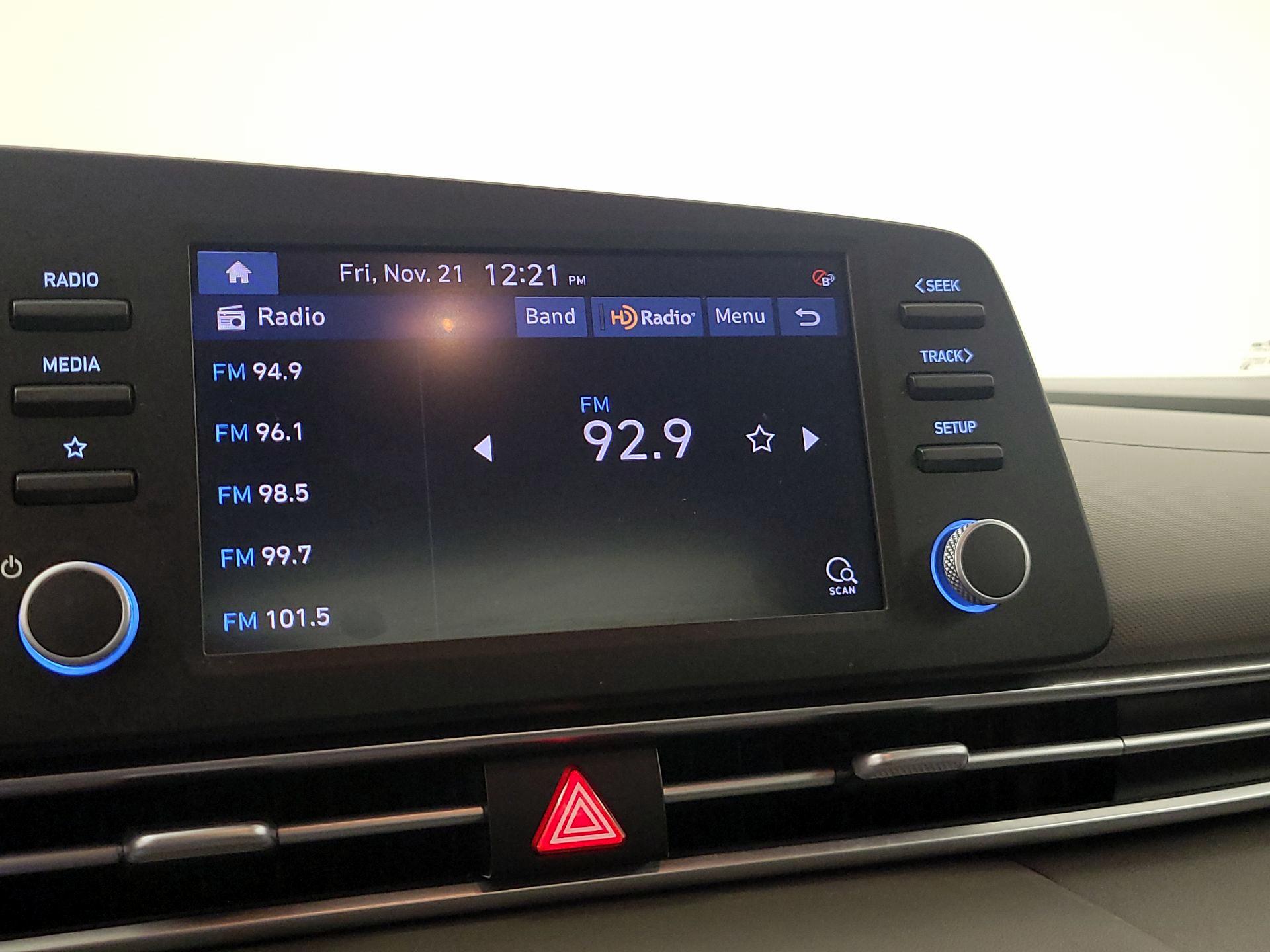 Thumbnail: 2023 Hyundai Elantra - 15