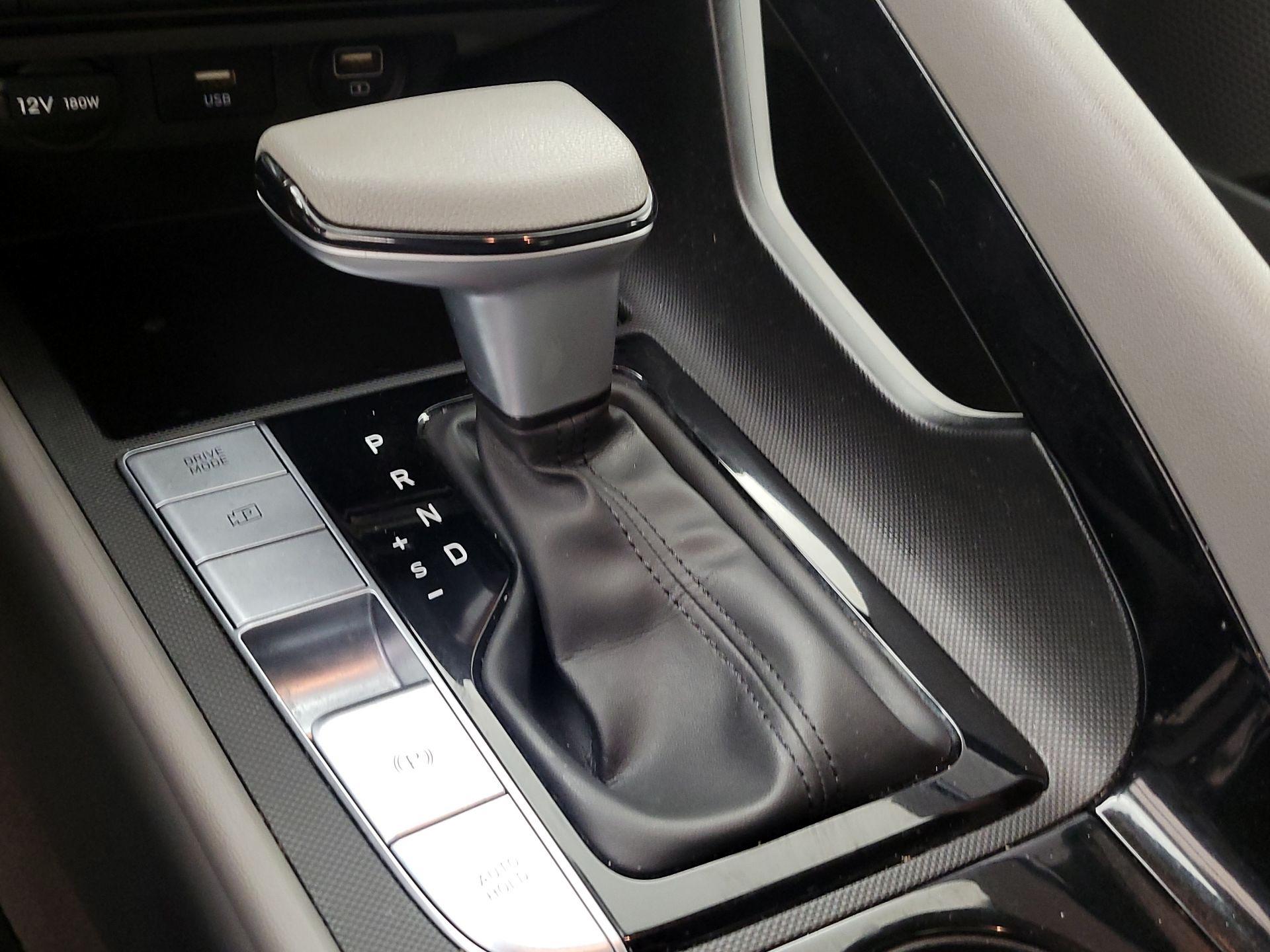 Thumbnail: 2023 Hyundai Elantra - 17