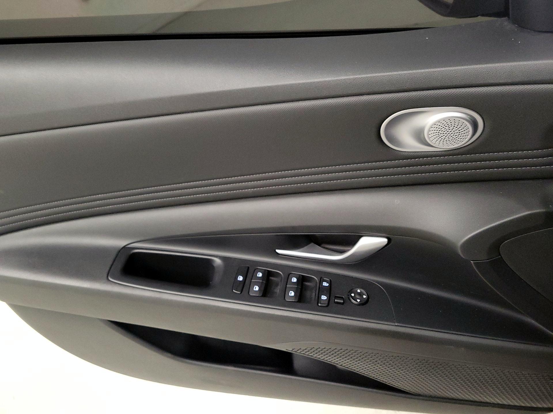 Thumbnail: 2023 Hyundai Elantra - 12