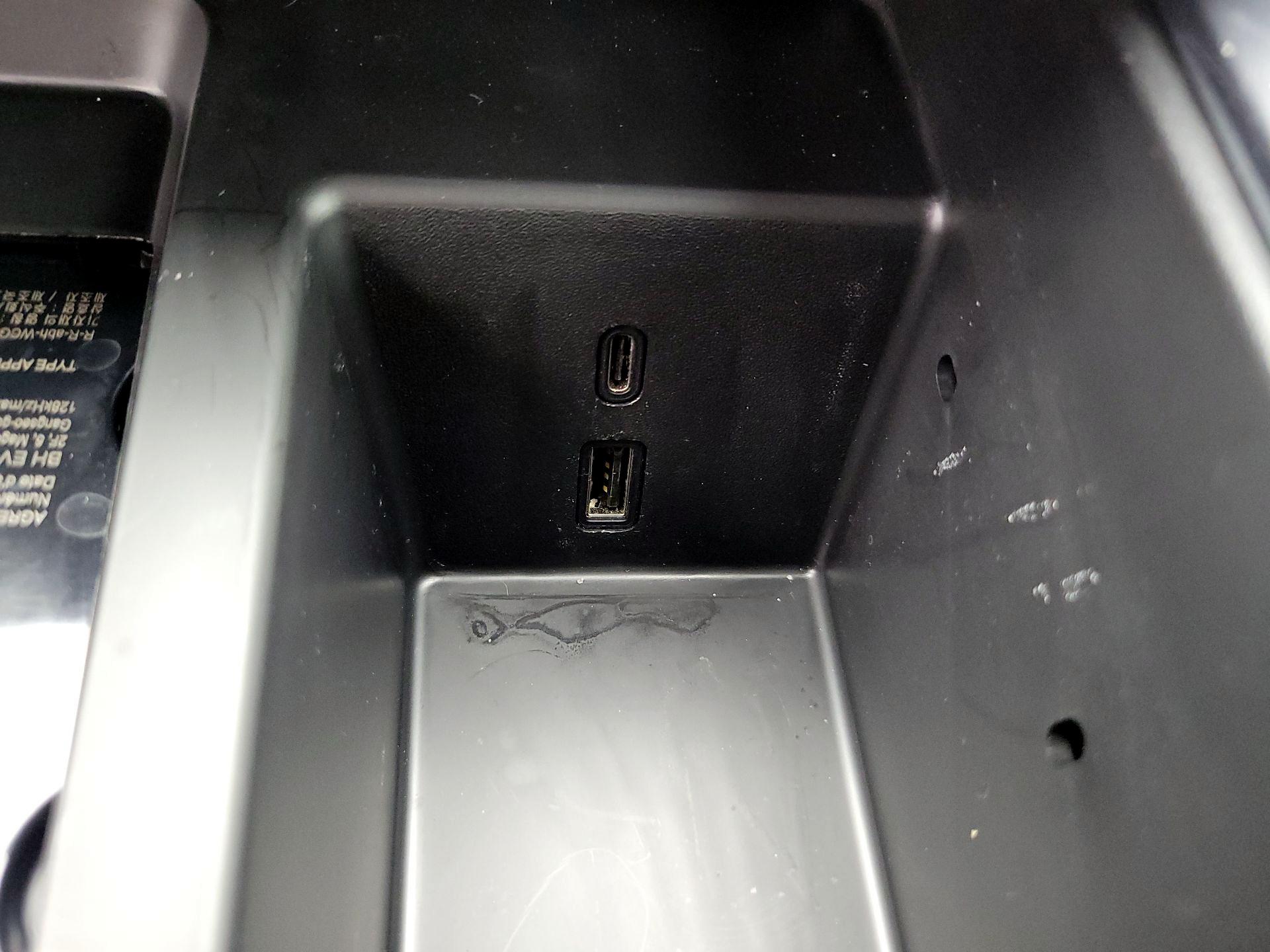 Thumbnail: 2025 GMC Acadia - 19