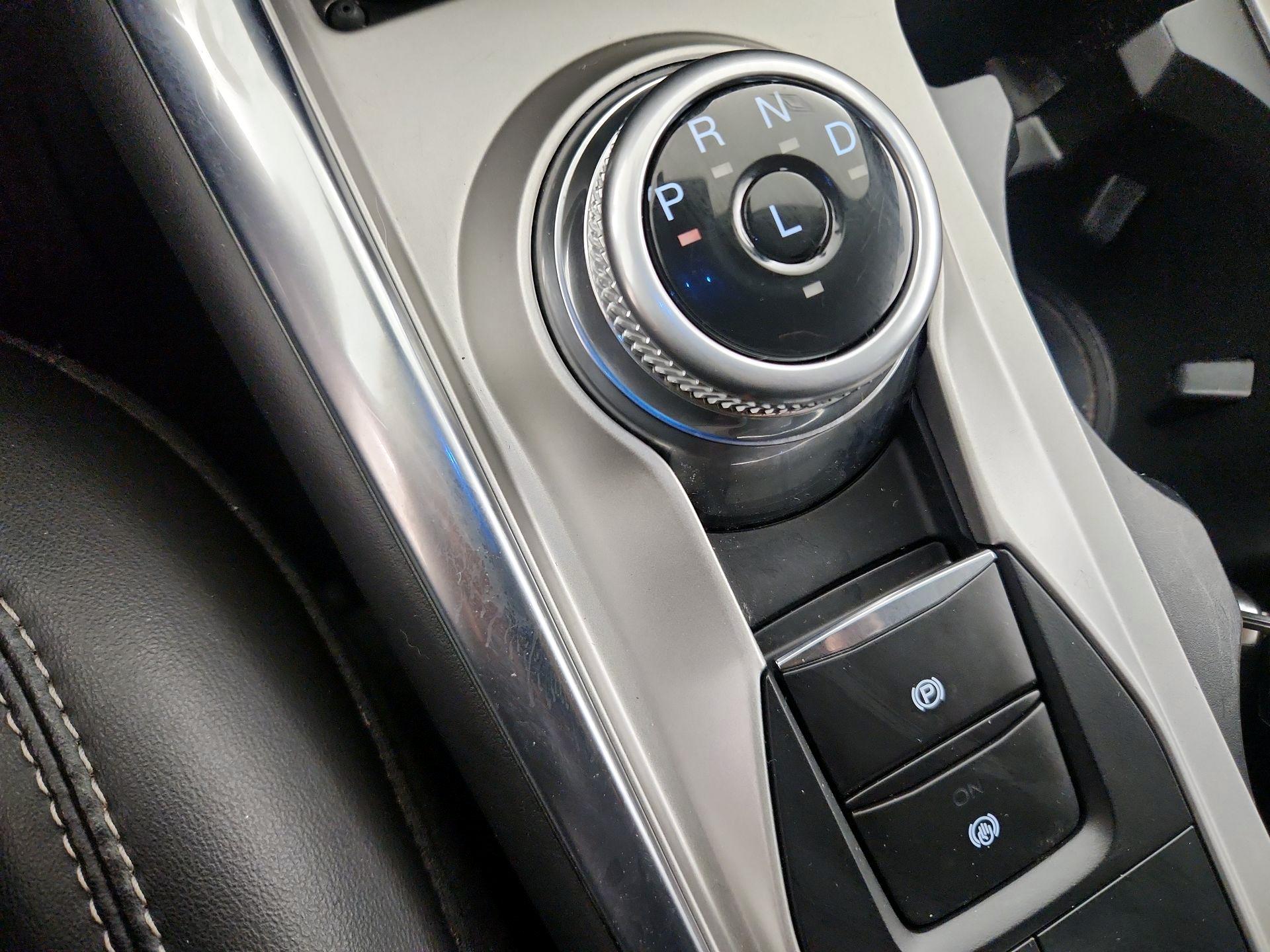 Thumbnail: 2022 Ford Explorer - 17