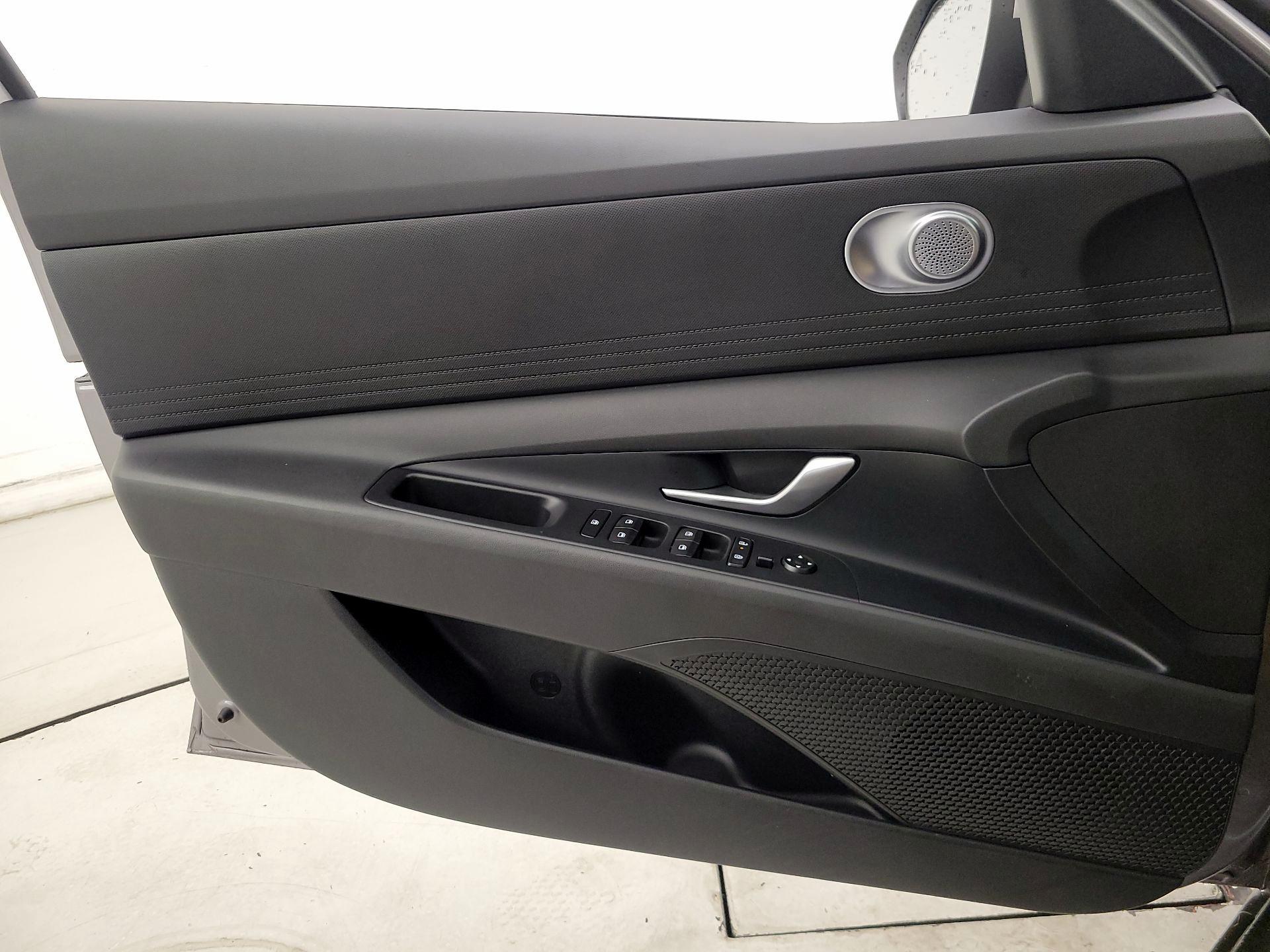 Thumbnail: 2024 Hyundai Elantra - 12