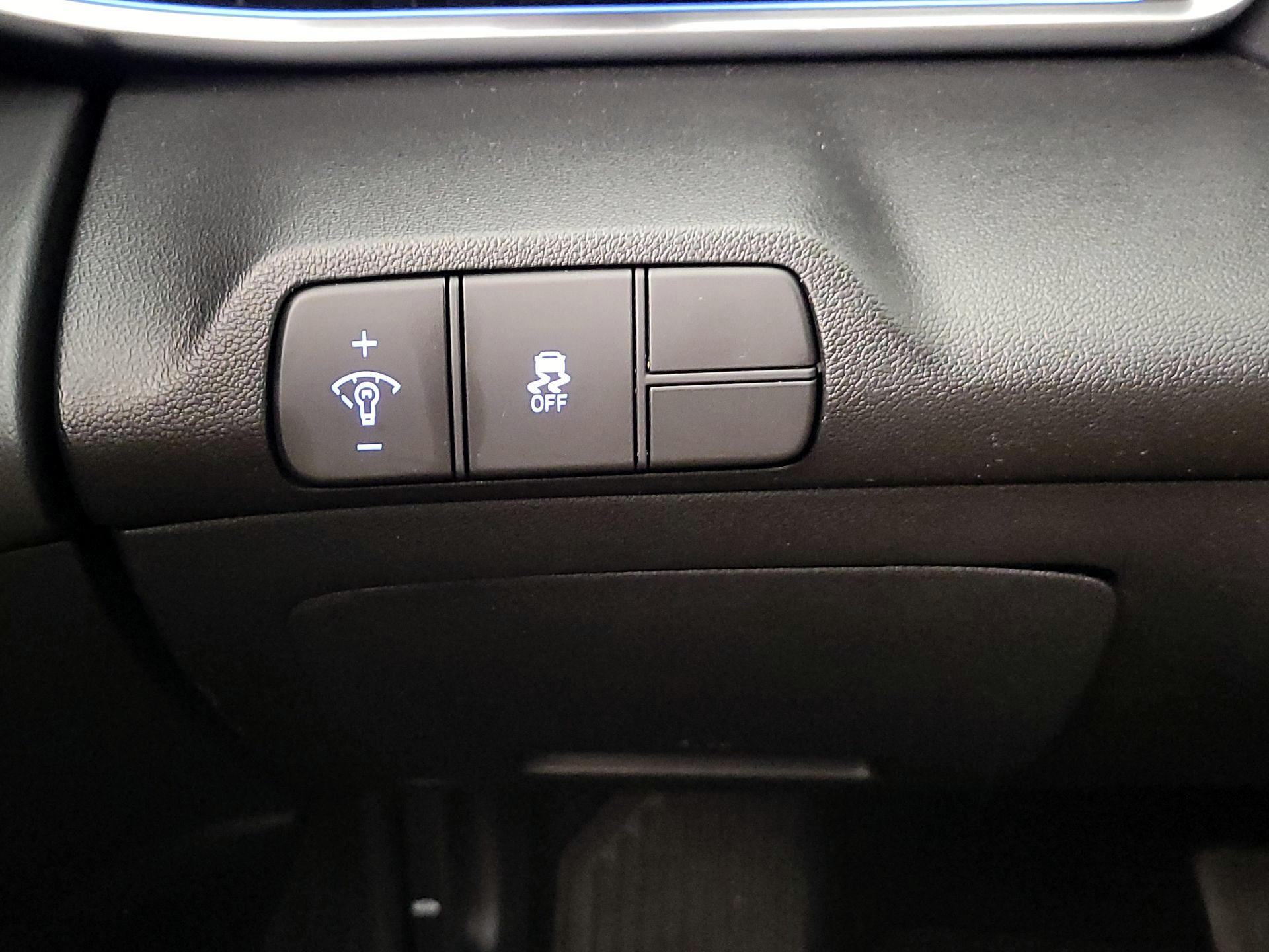 Thumbnail: 2024 Hyundai Elantra - 13