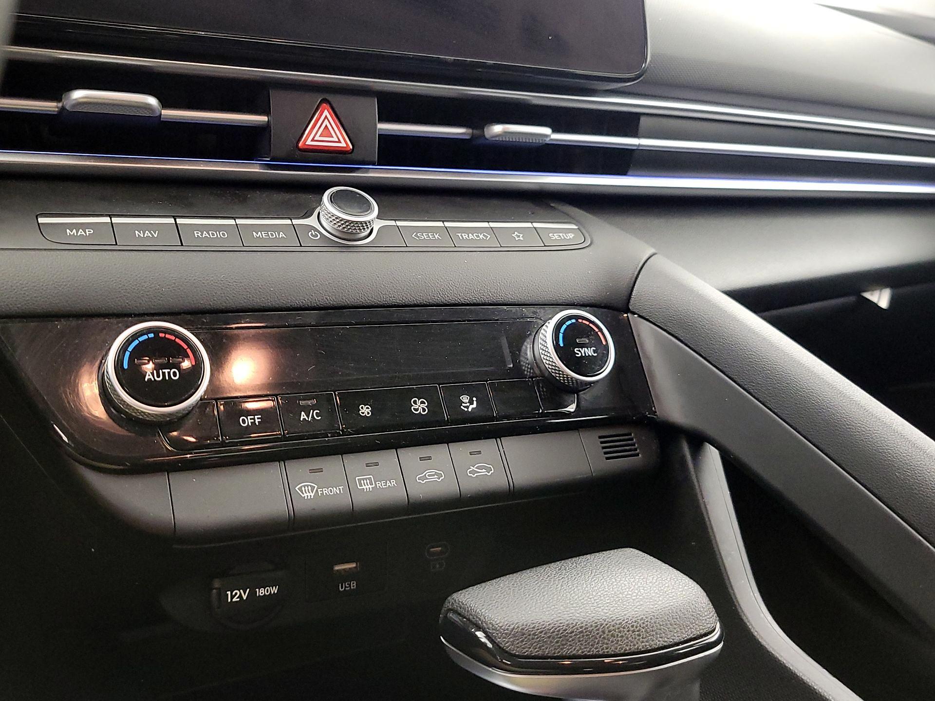 Thumbnail: 2024 Hyundai Elantra - 17