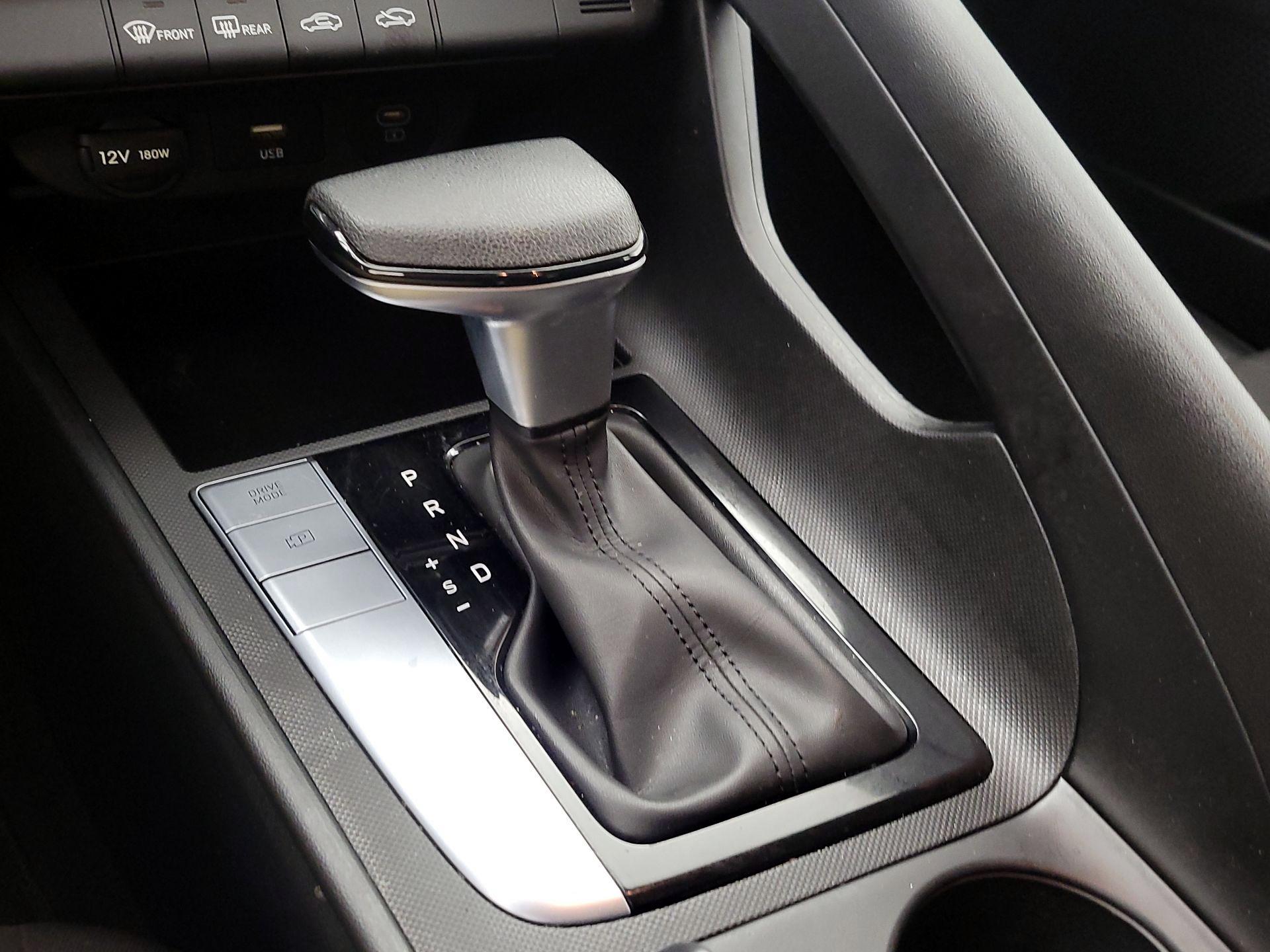 Thumbnail: 2024 Hyundai Elantra - 18