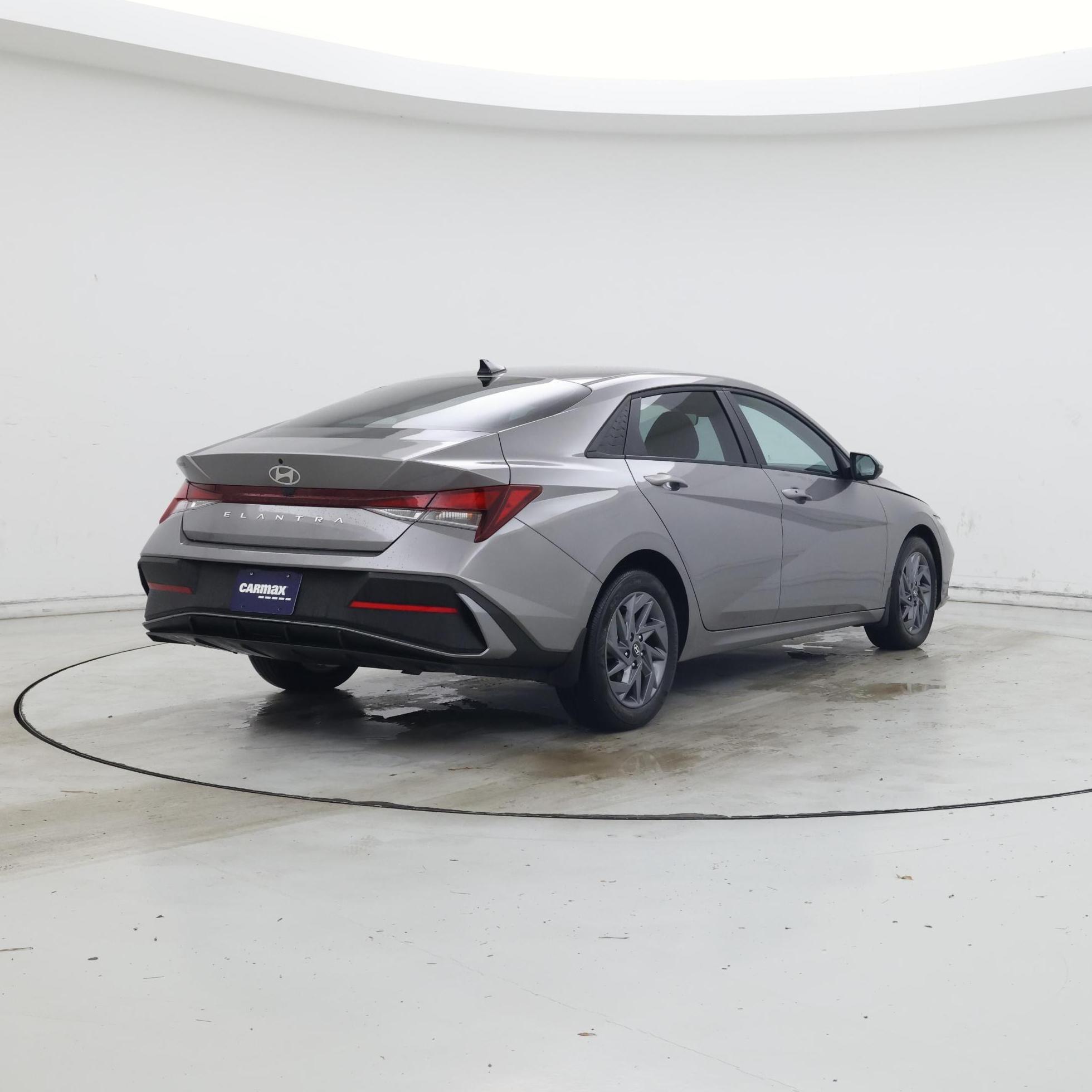 Thumbnail: 2024 Hyundai Elantra - 8