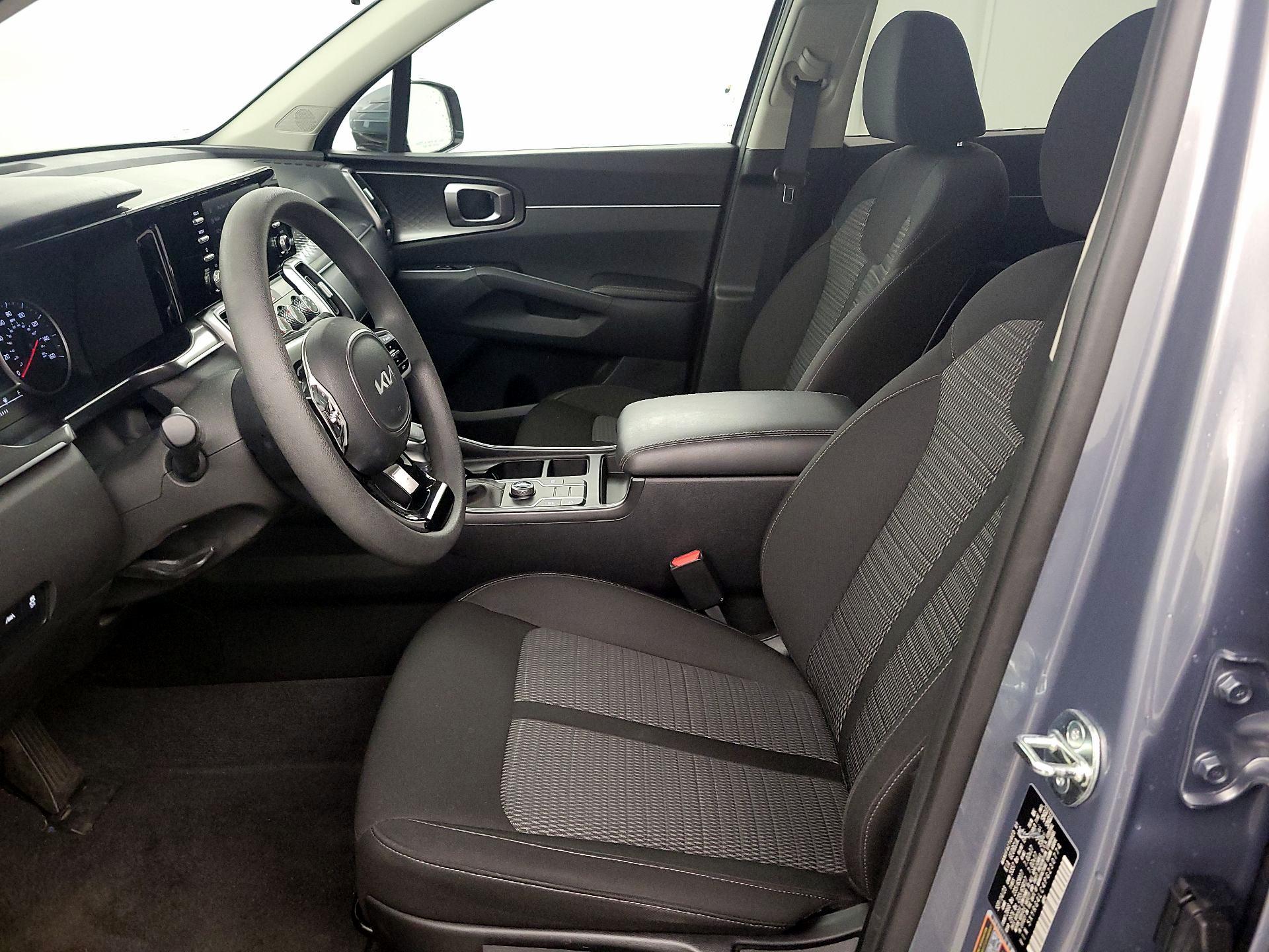 Thumbnail: 2023 Kia Sorento - 11