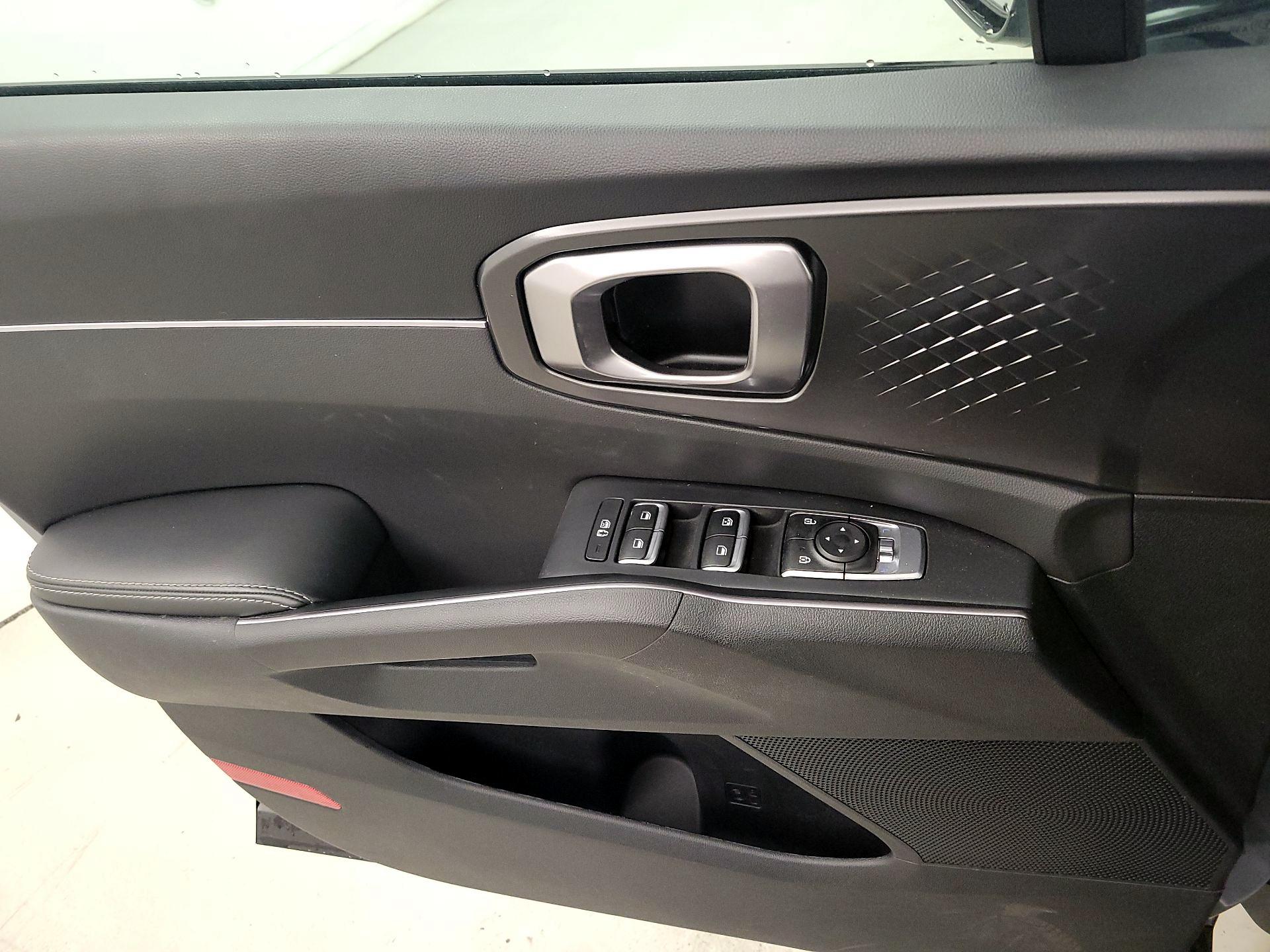 Thumbnail: 2023 Kia Sorento - 12