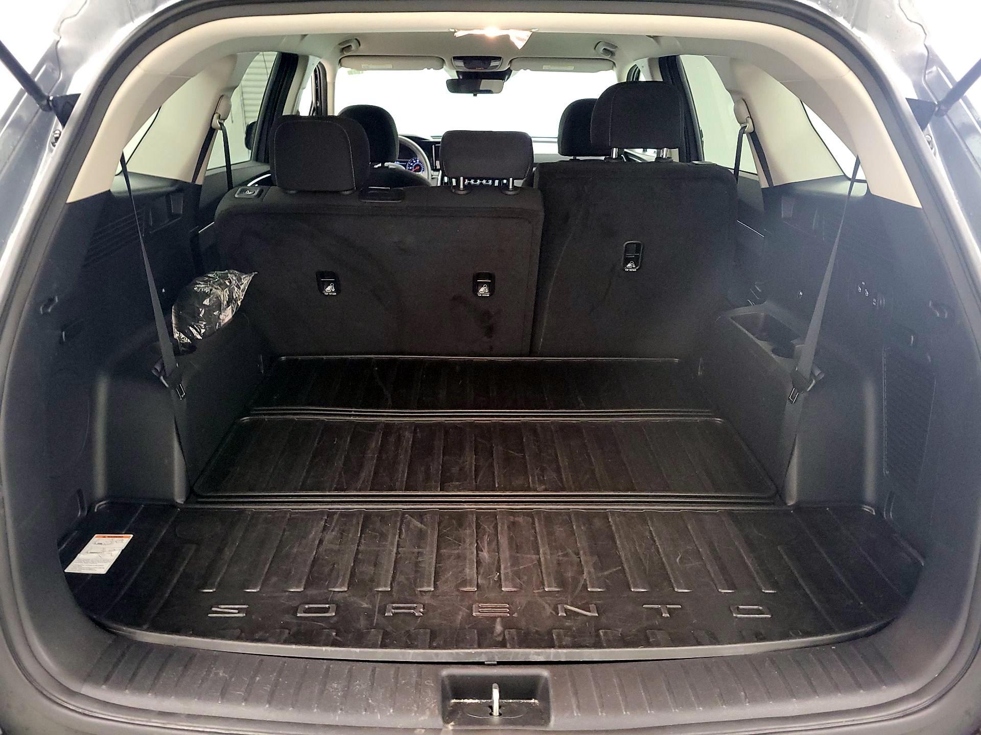 Thumbnail: 2023 Kia Sorento - 19