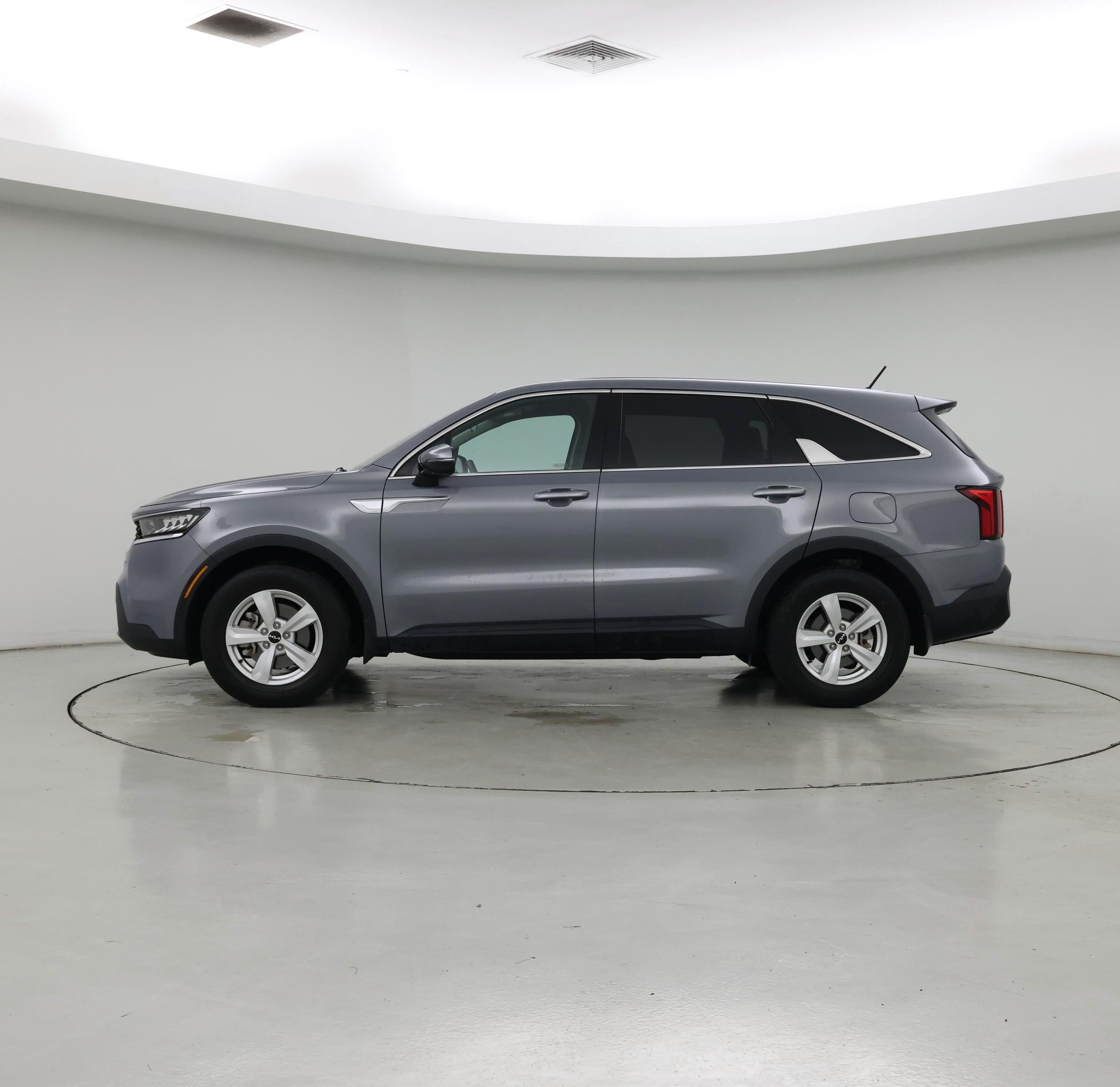 Thumbnail: 2023 Kia Sorento - 3