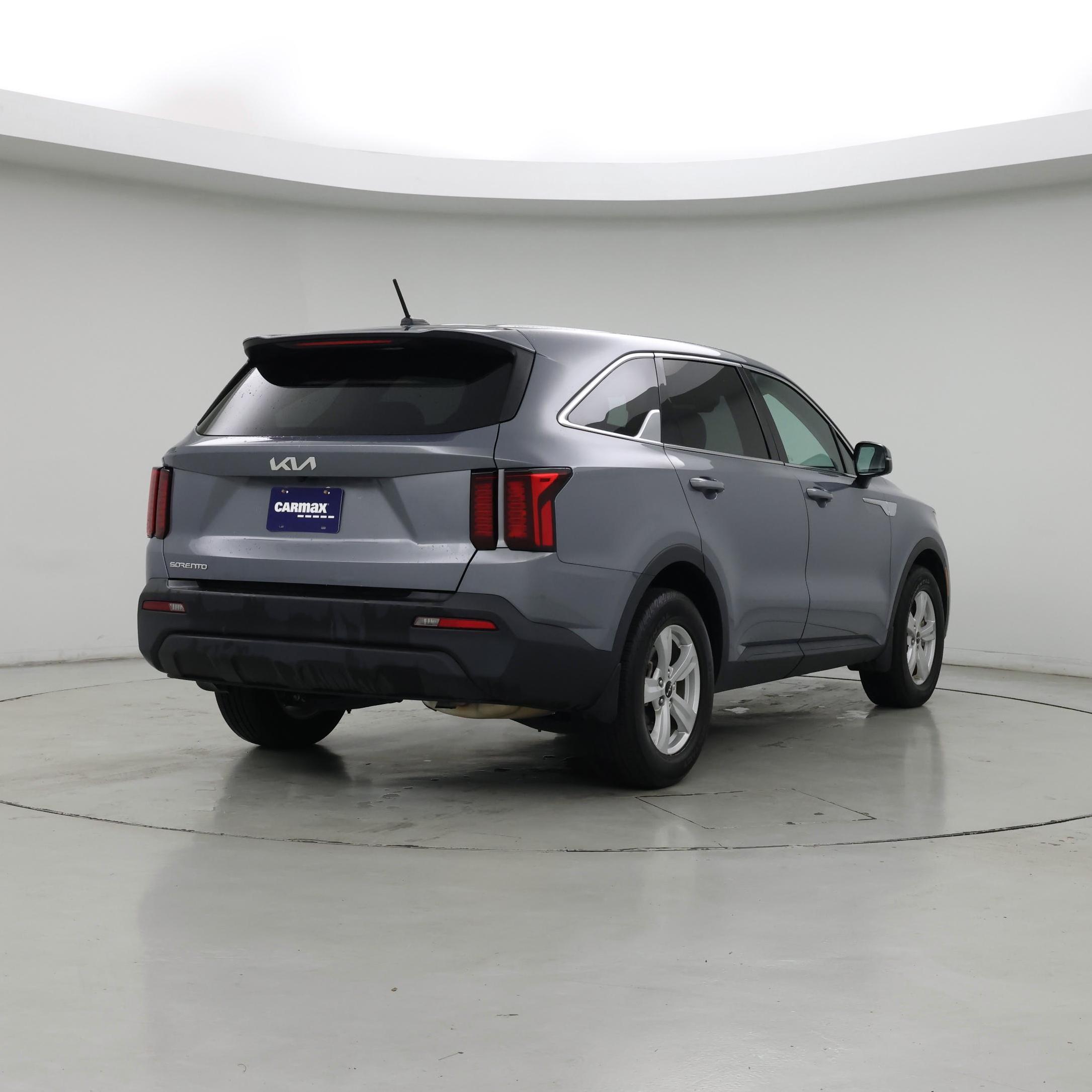 Thumbnail: 2023 Kia Sorento - 8