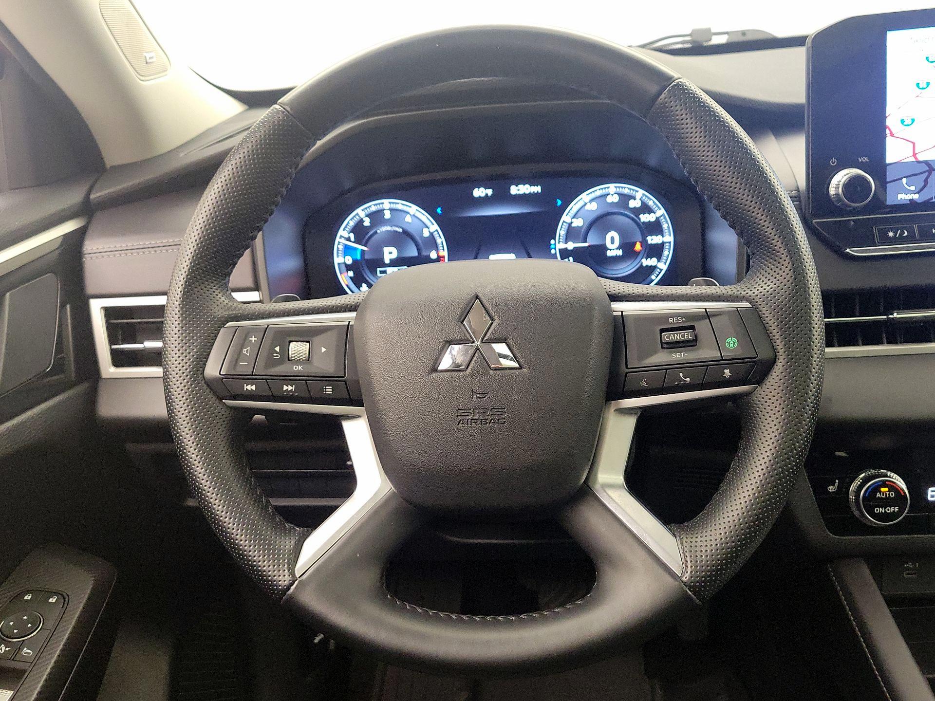 Thumbnail: 2024 Mitsubishi Outlander - 10