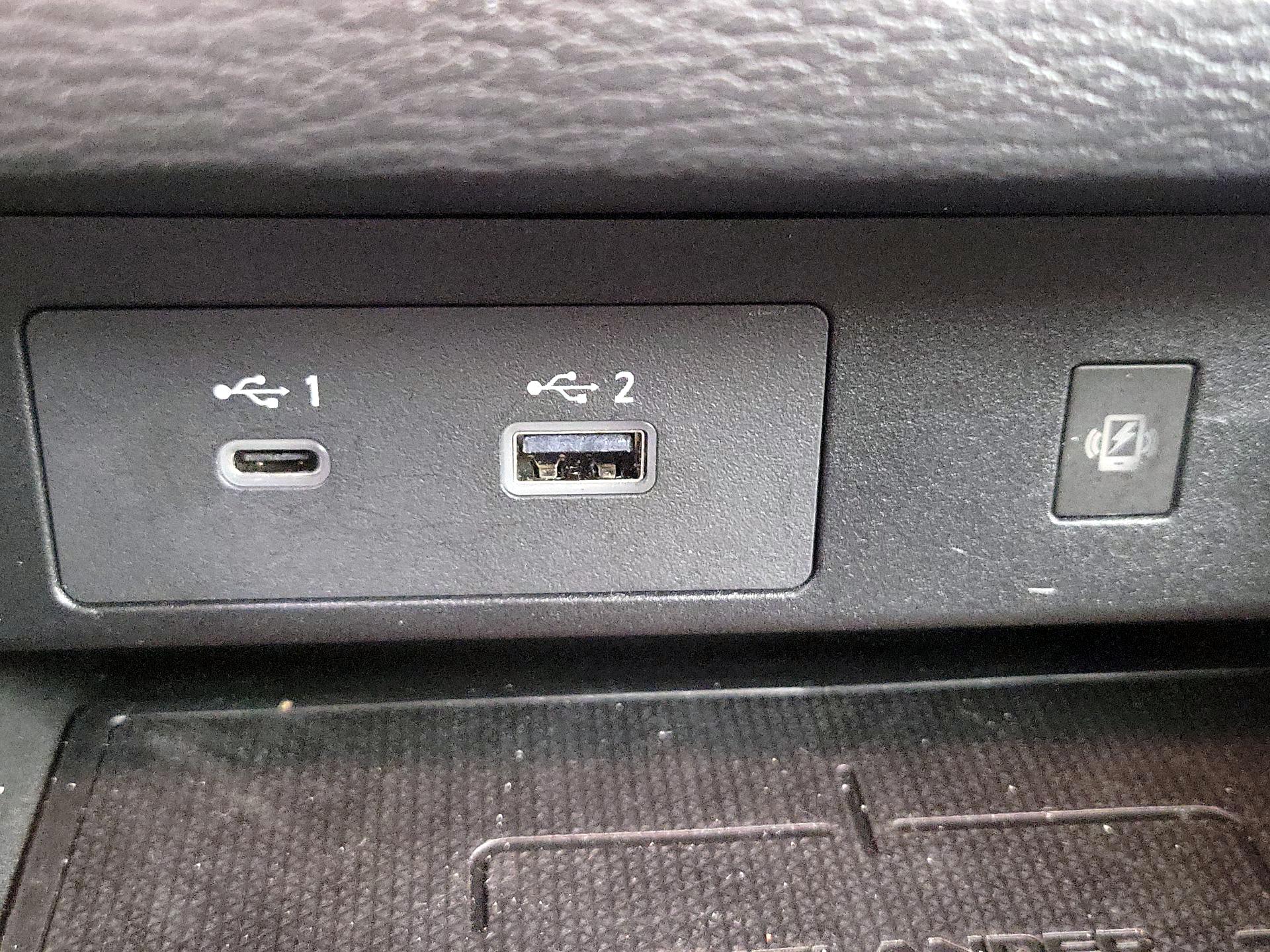 Thumbnail: 2024 Mitsubishi Outlander - 19