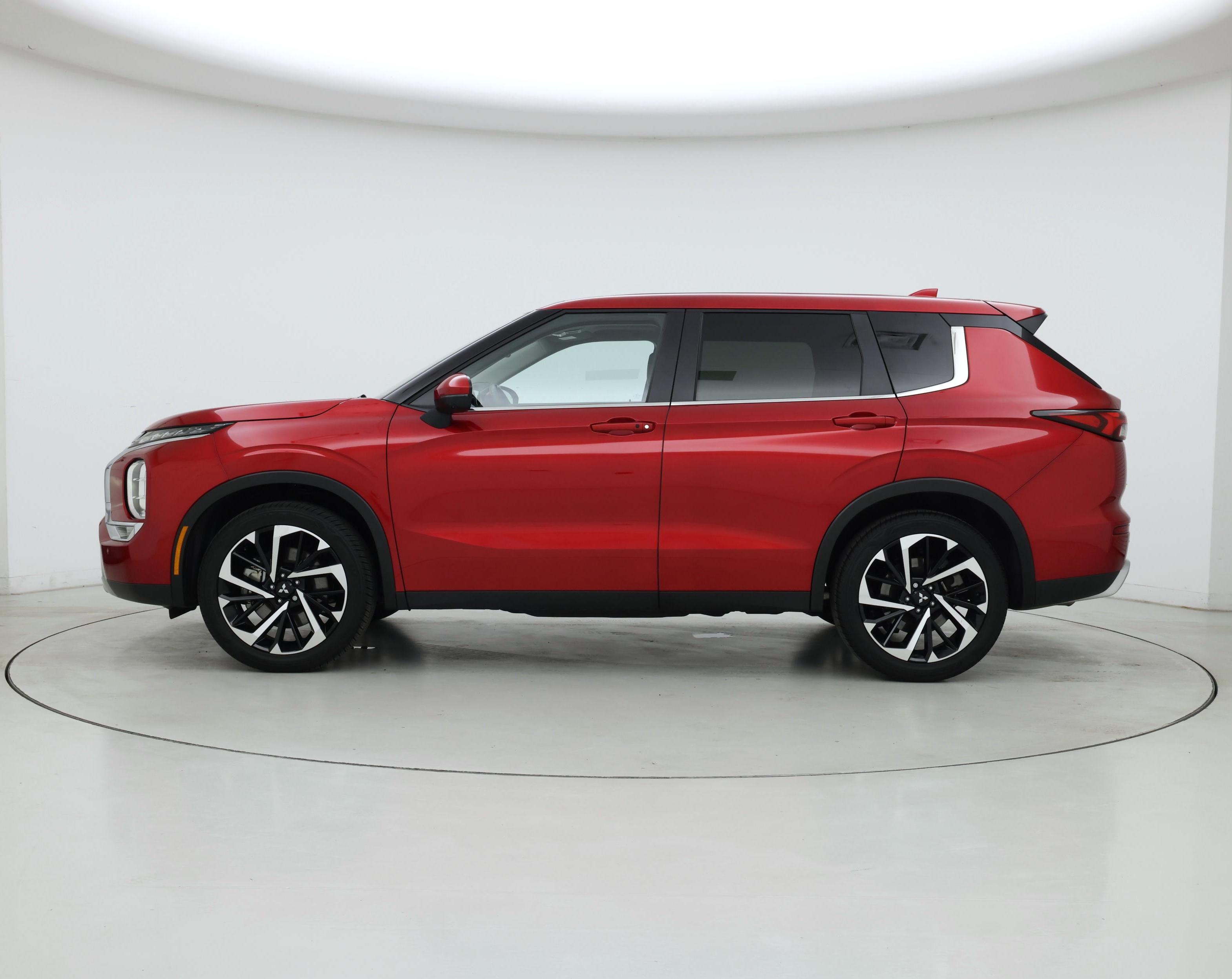 Thumbnail: 2024 Mitsubishi Outlander - 3