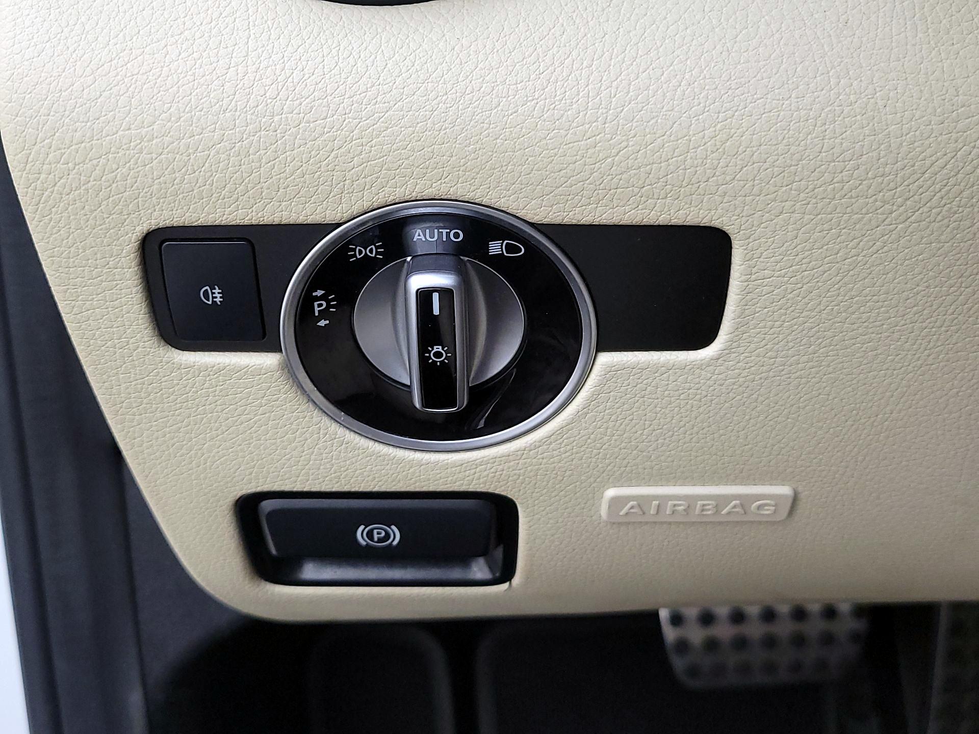 Thumbnail: 2020 Mercedes-Benz SLC - 13