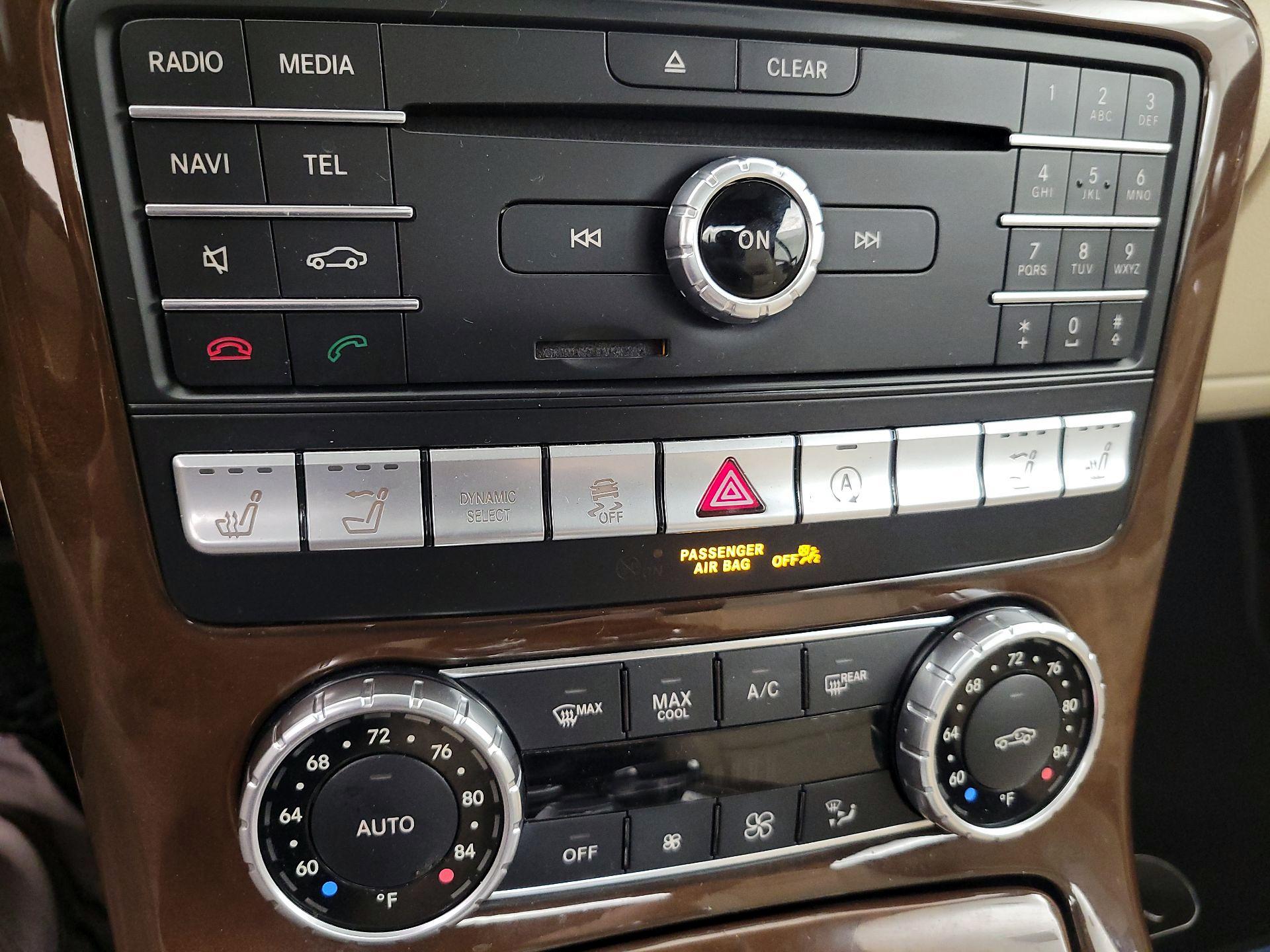 Thumbnail: 2020 Mercedes-Benz SLC - 17