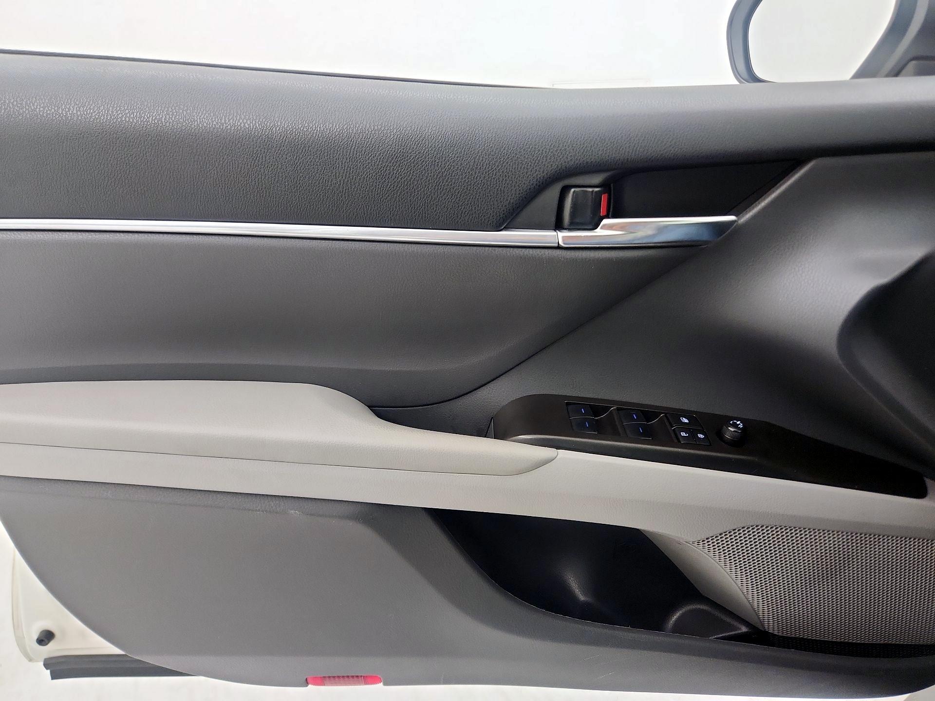 Thumbnail: 2023 Toyota Camry - 12