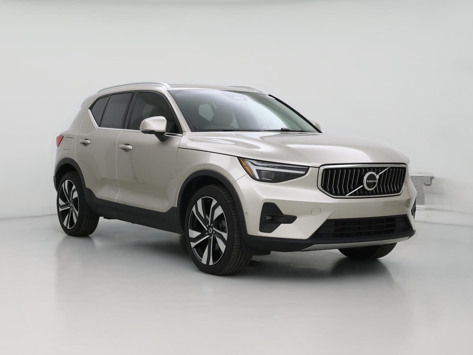 2024 Volvo XC40 Plus