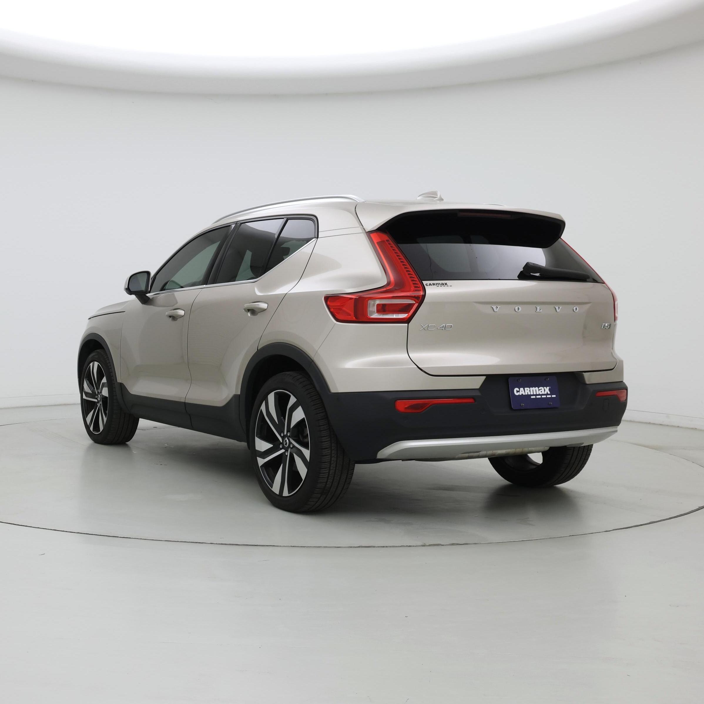 Thumbnail: 2024 Volvo XC40 - 2
