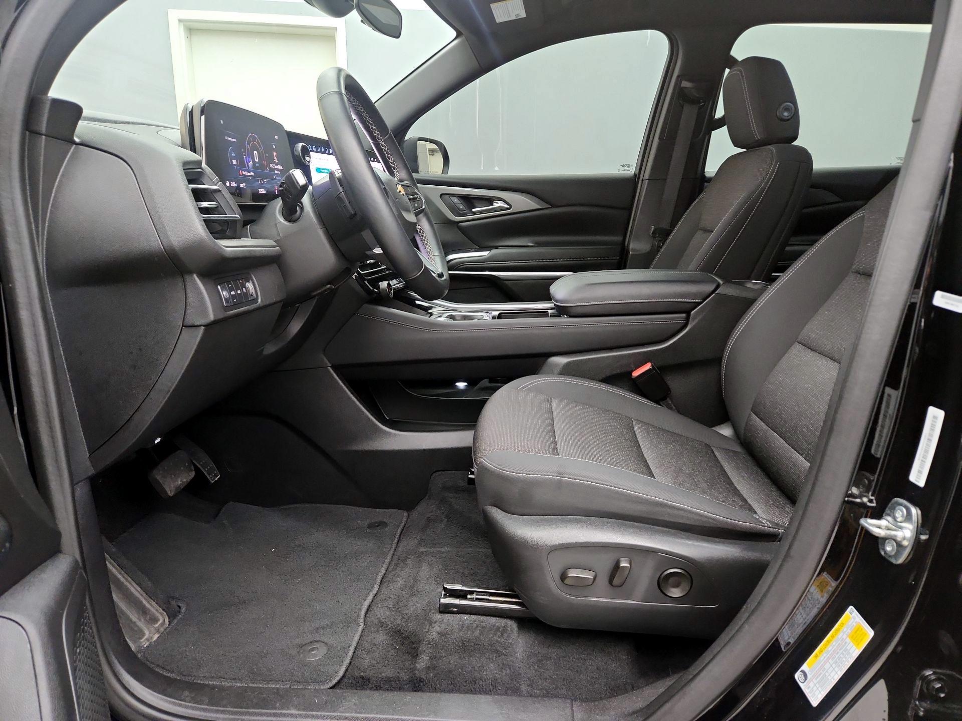 Thumbnail: 2025 Chevrolet Traverse - 11