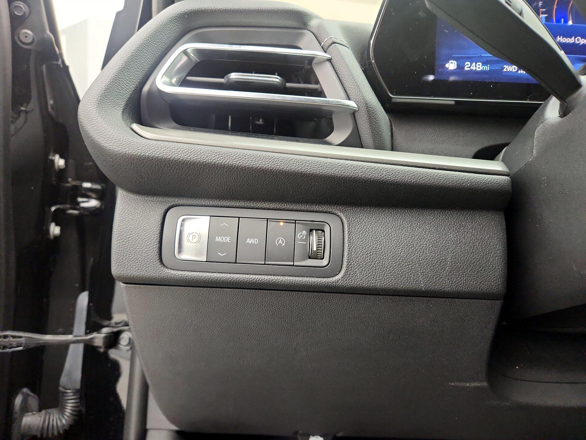 Thumbnail: 2025 Chevrolet Traverse - 13