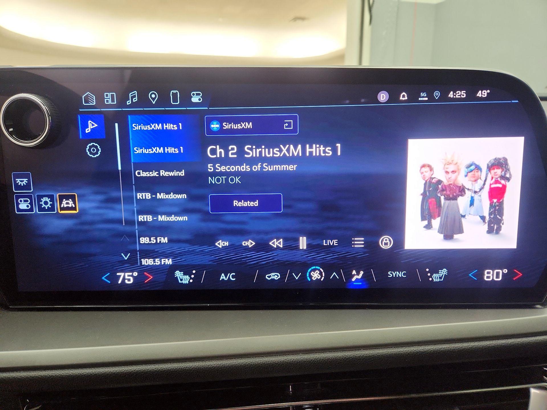 Thumbnail: 2025 Chevrolet Traverse - 16