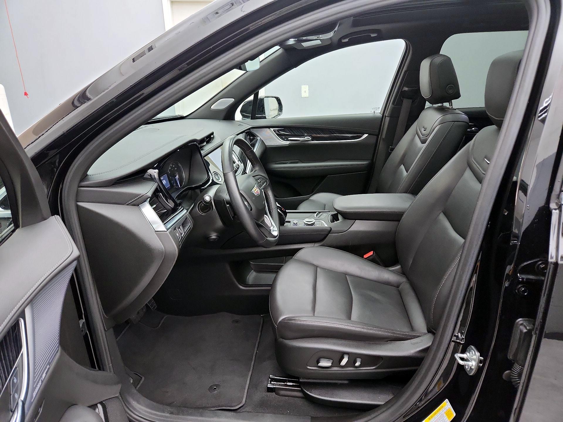 Thumbnail: 2025 Cadillac XT6 - 11