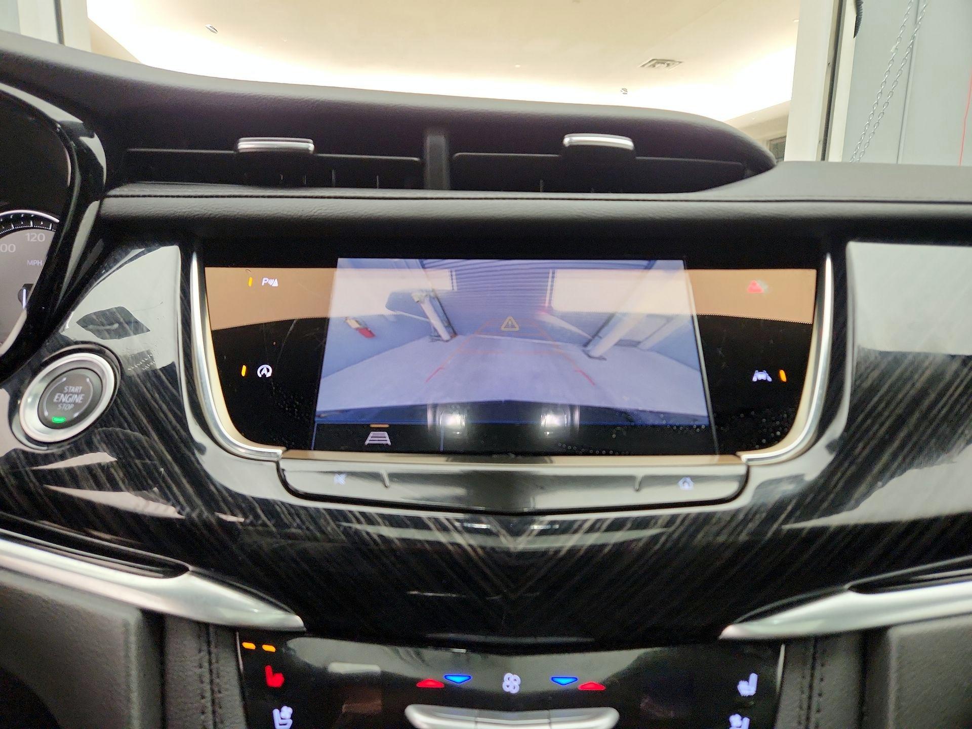 Thumbnail: 2025 Cadillac XT6 - 15